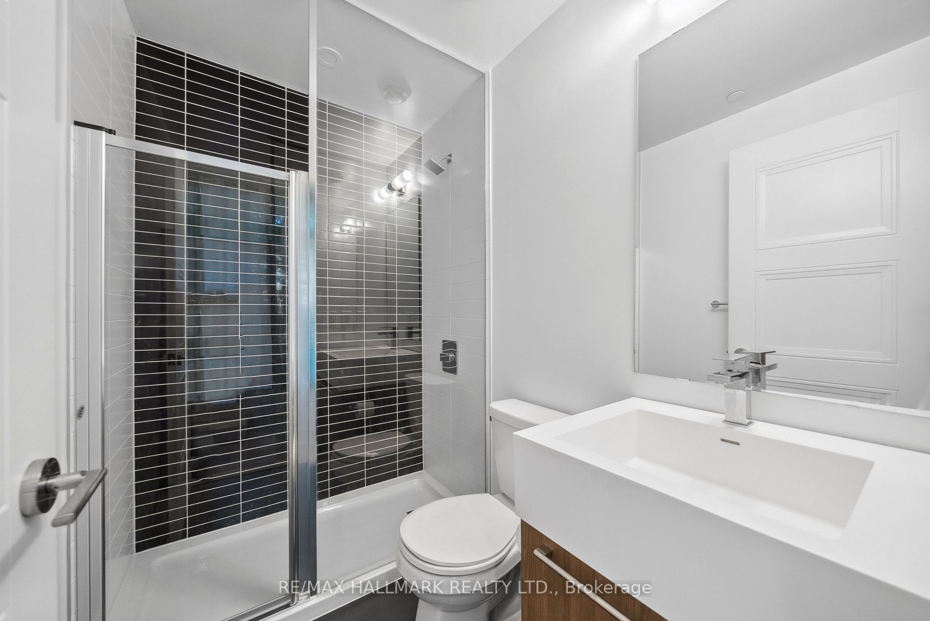 25 Neighbourhood Lane, #107