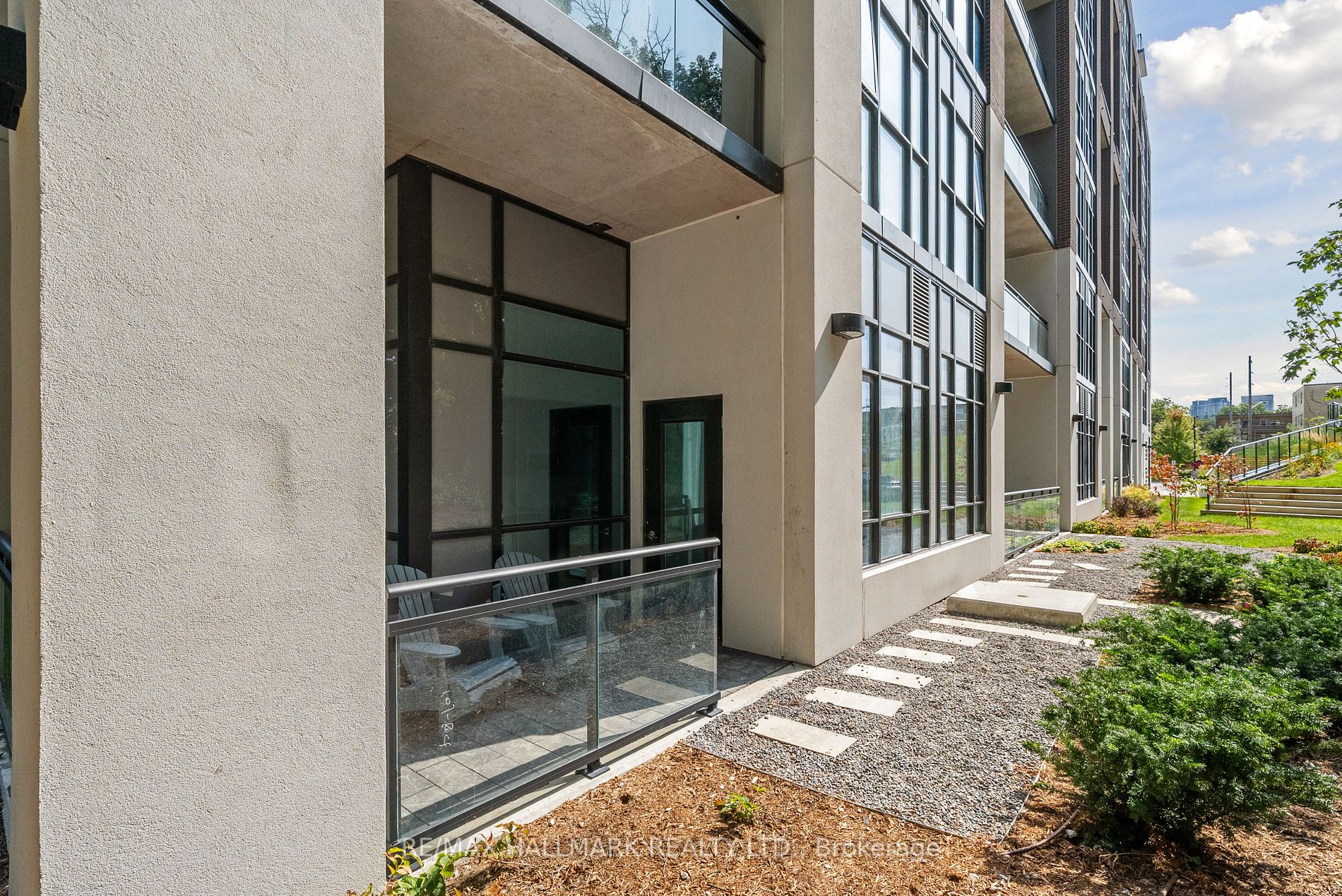25 Neighbourhood Lane, #107