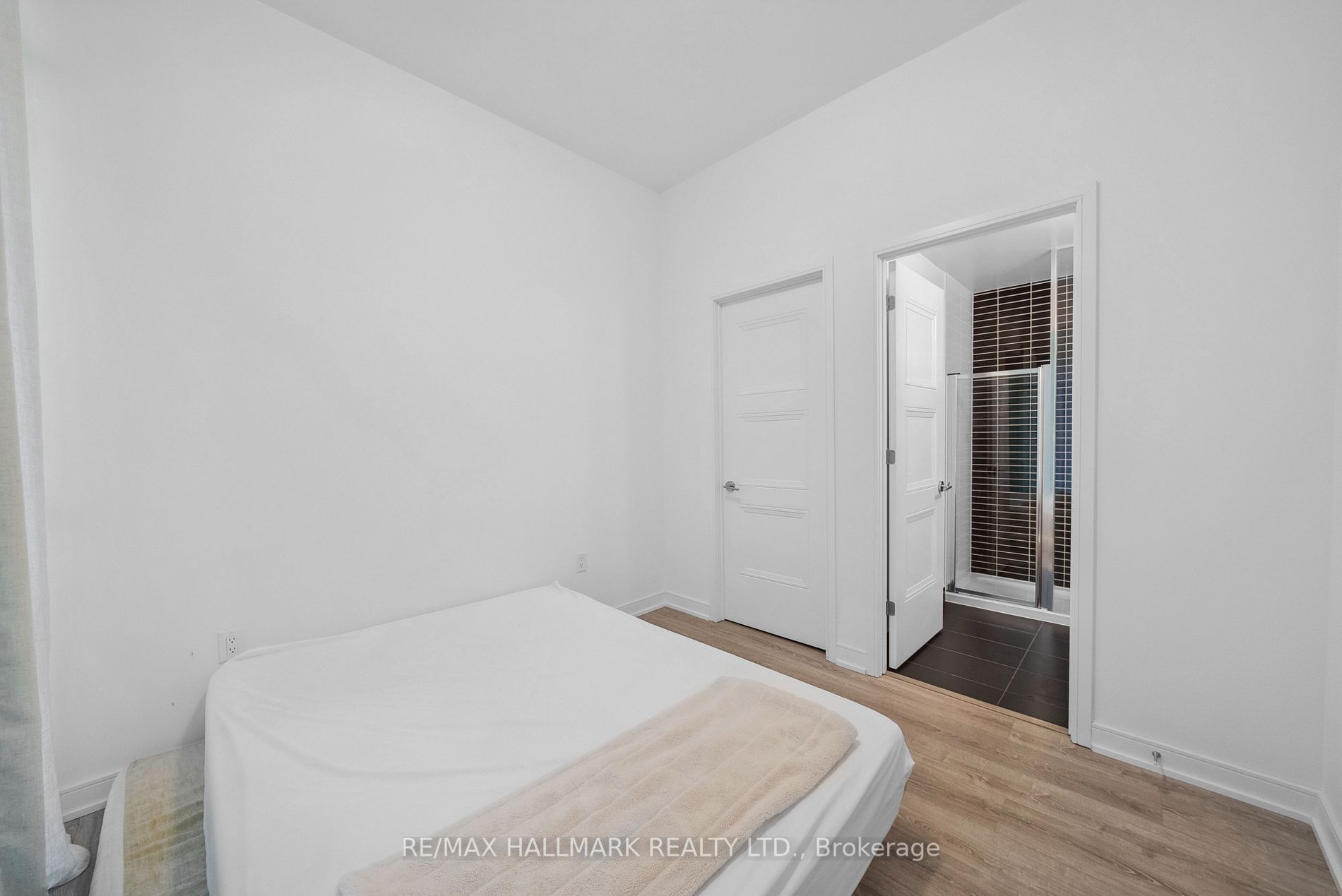 25 Neighbourhood Lane, #107