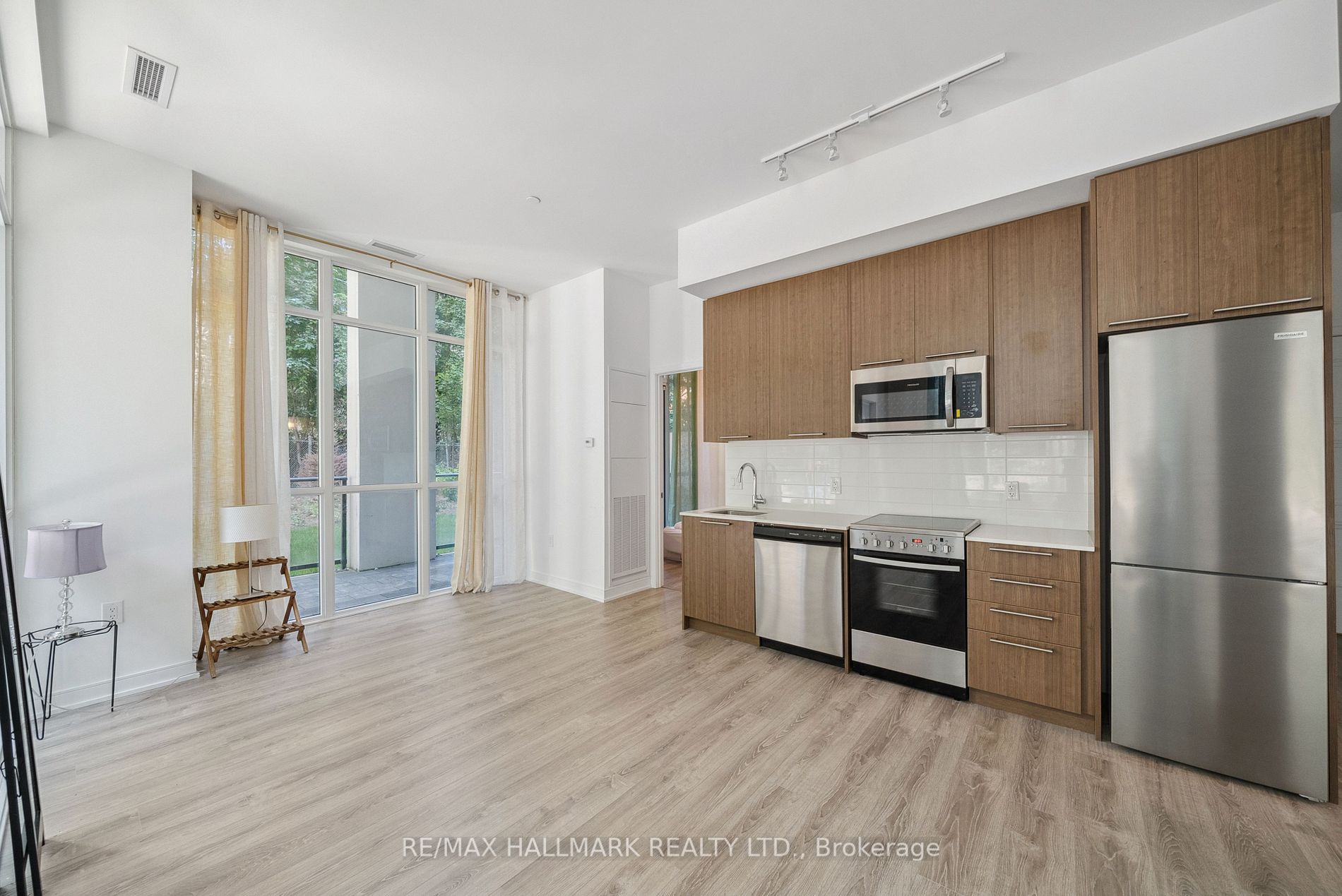 25 Neighbourhood Lane, #107