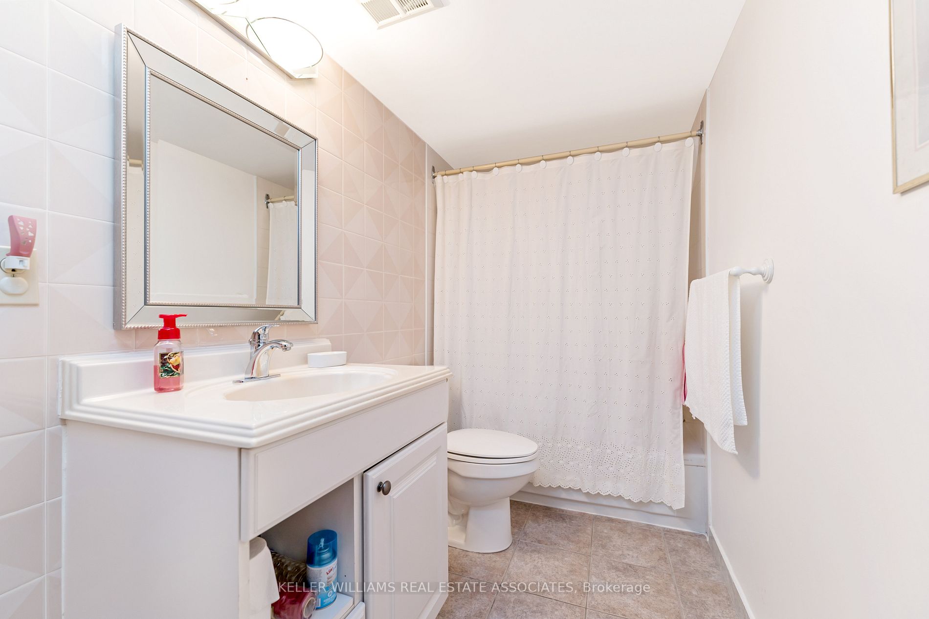 1485 Lakeshore Rd E, #203