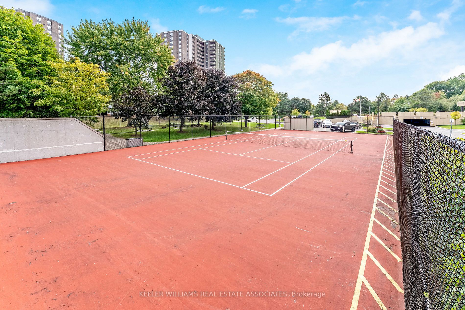 1485 Lakeshore Rd E, #203