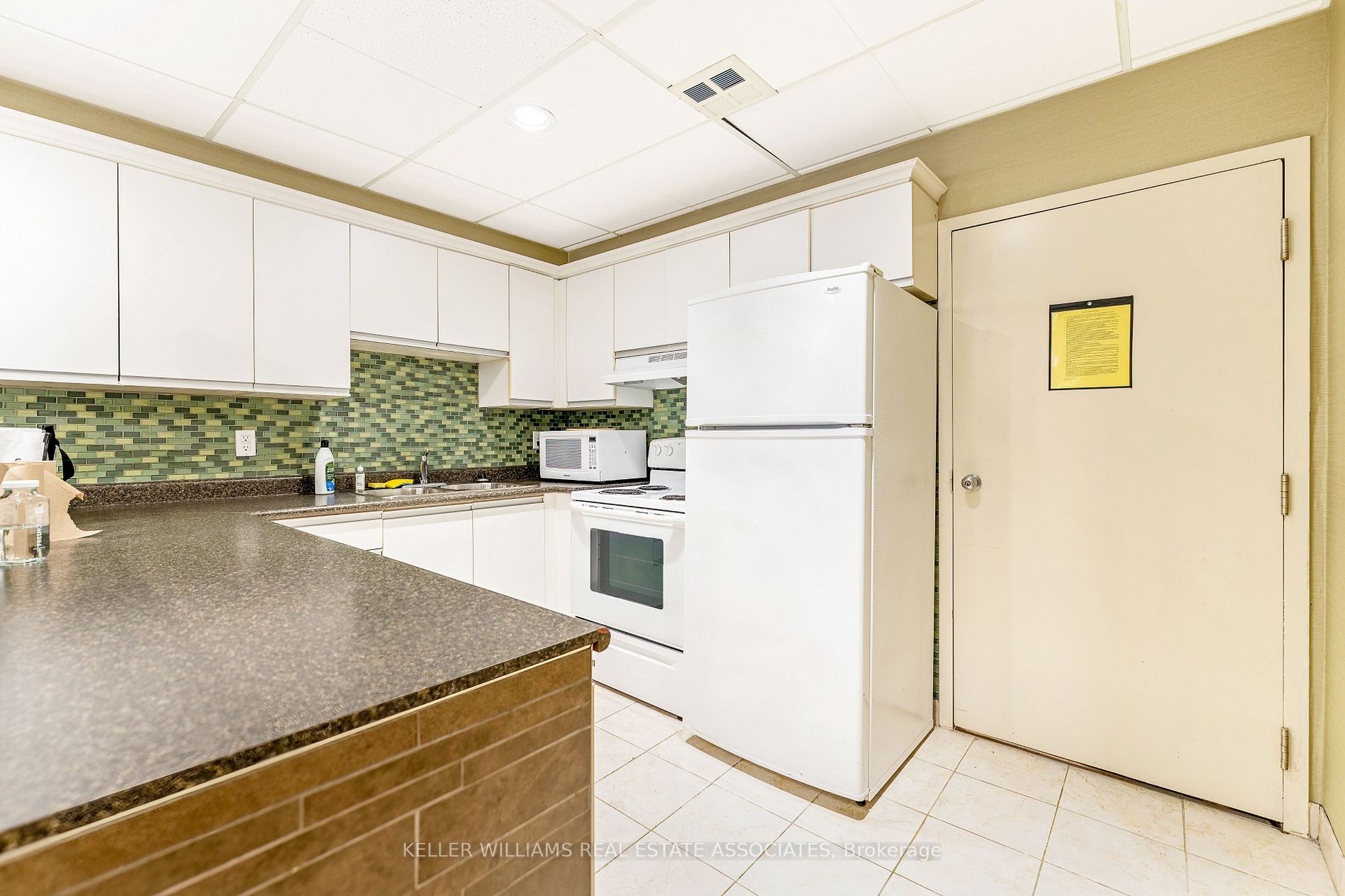 1485 Lakeshore Rd E, #203
