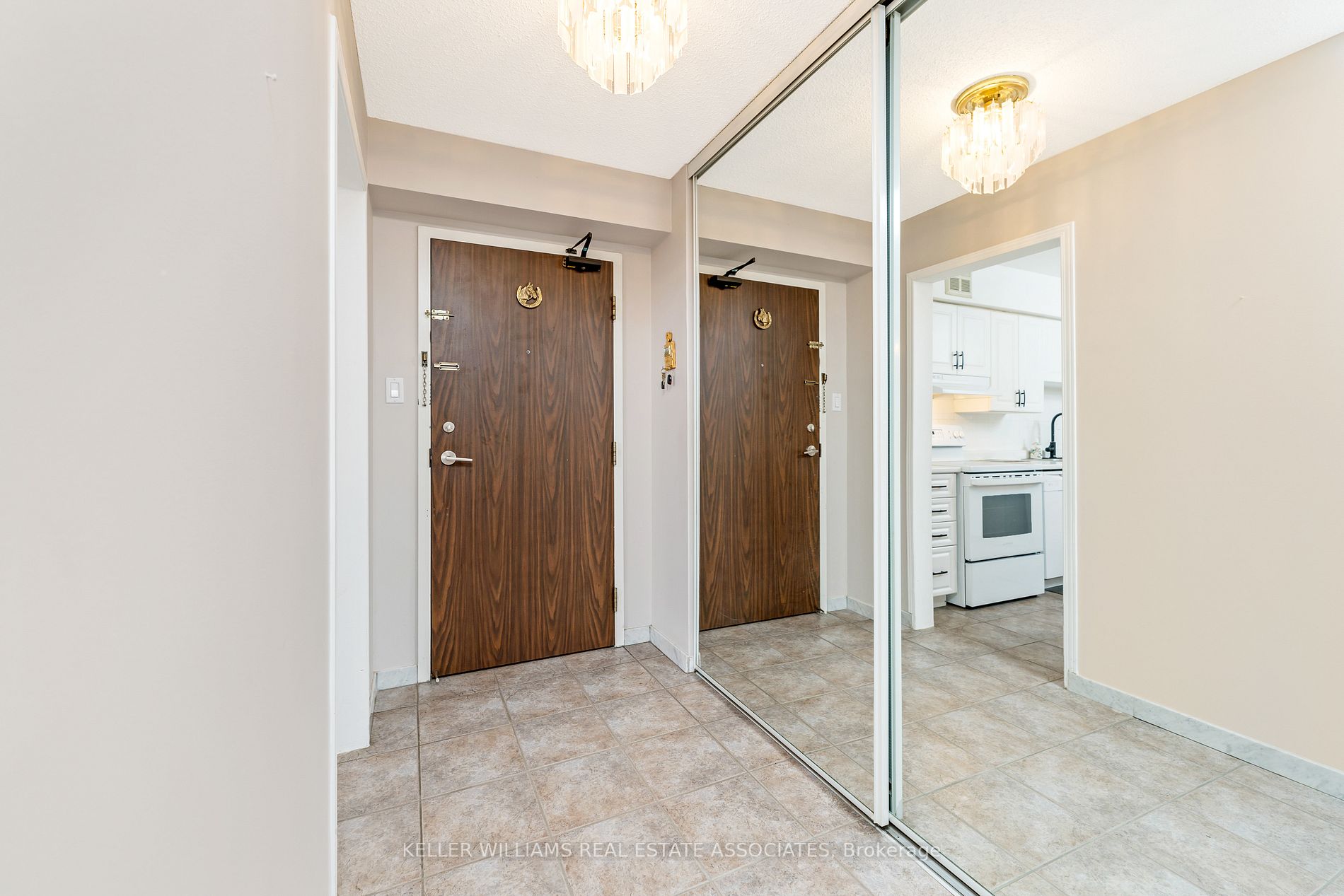 1485 Lakeshore Rd E, #203