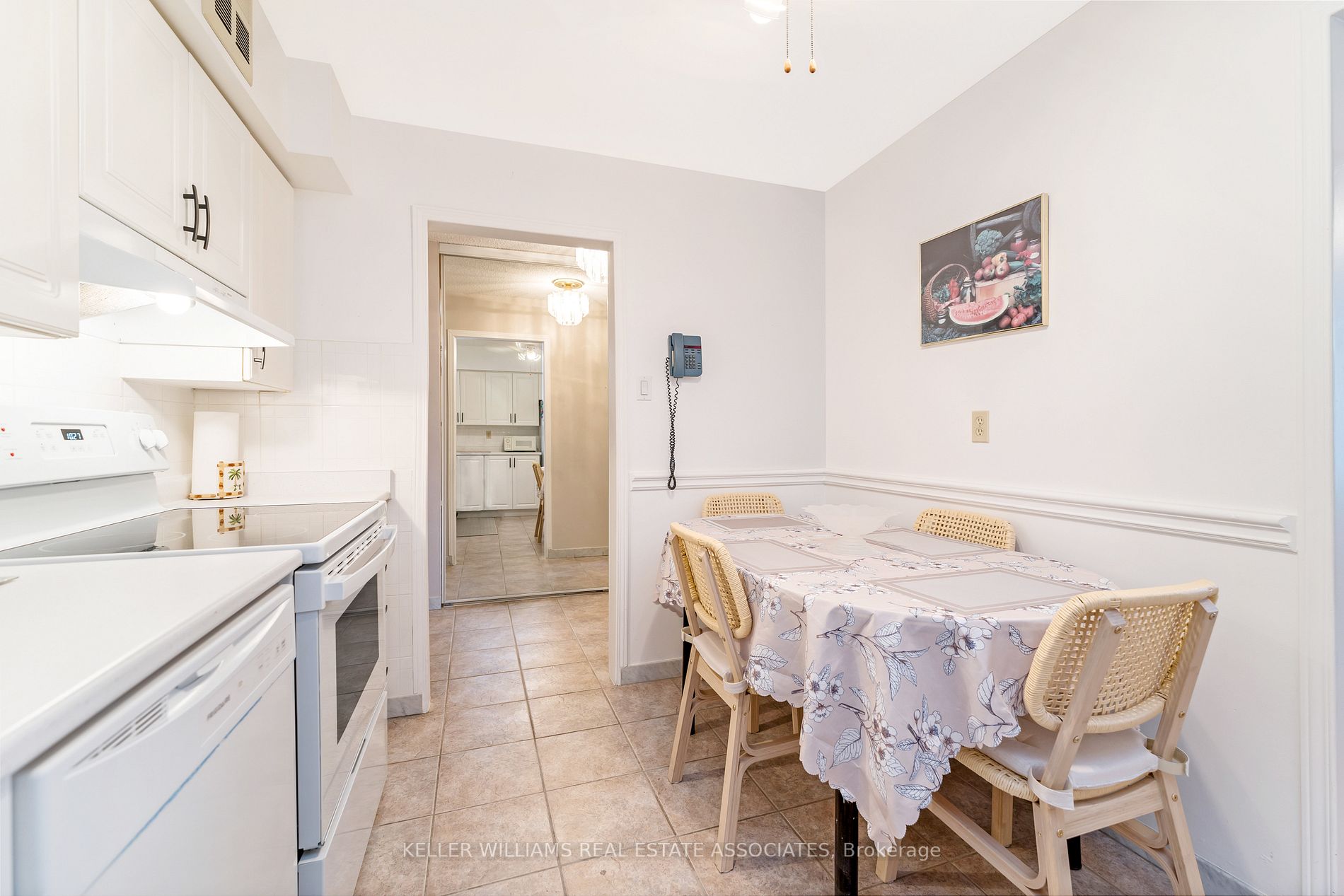 1485 Lakeshore Rd E, #203