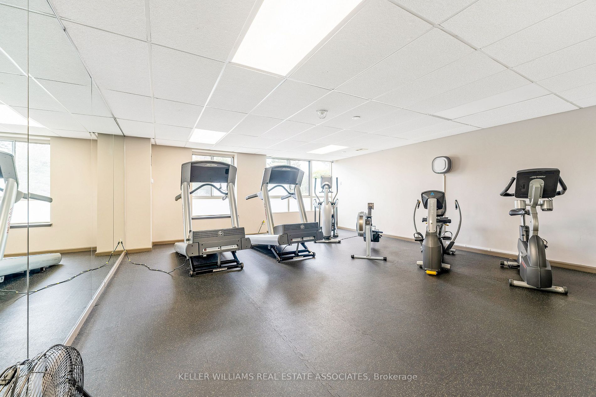 1485 Lakeshore Rd E, #203