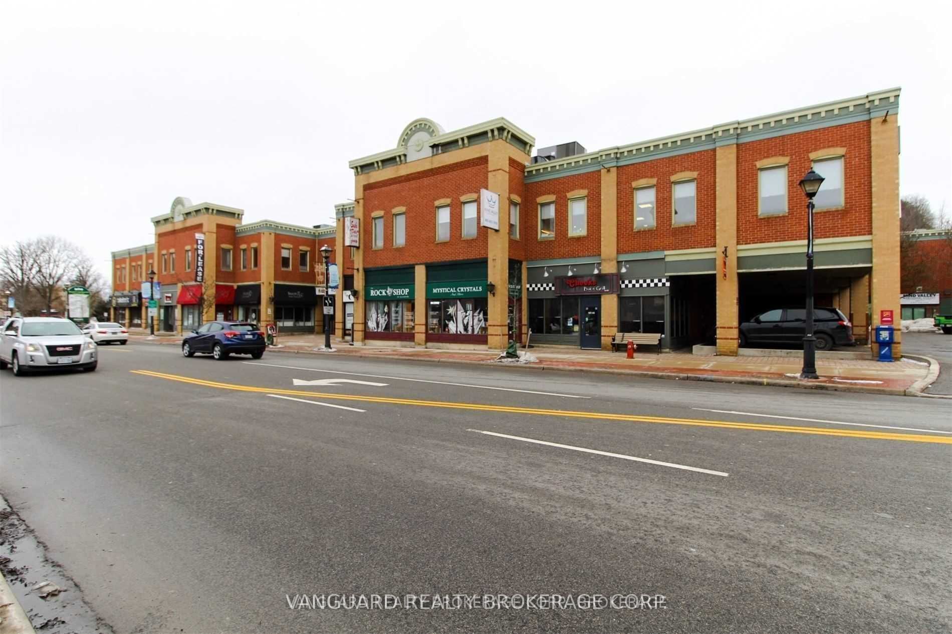 18 King Street E, #Q9