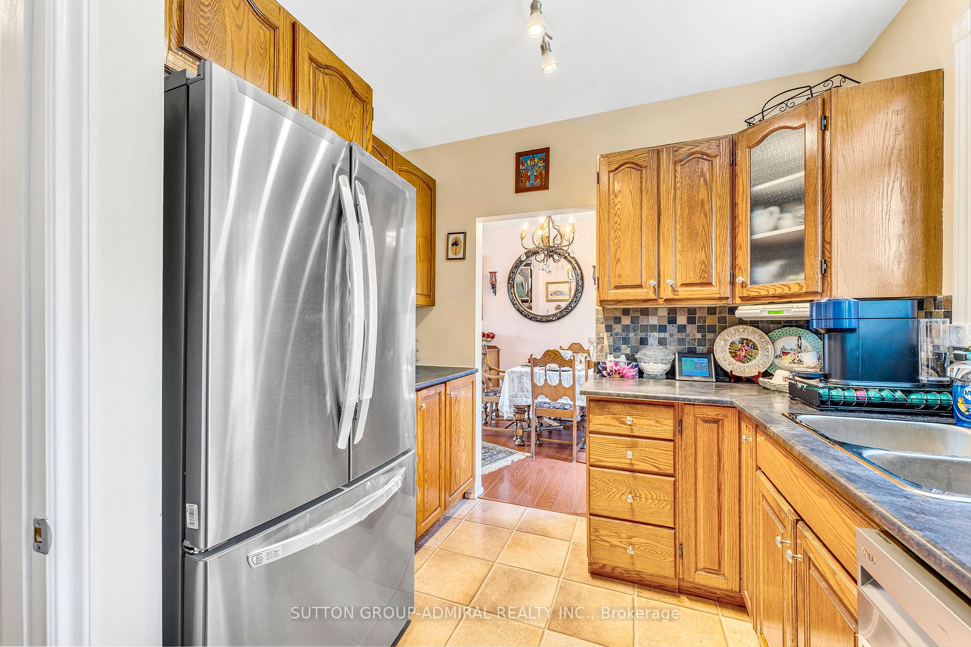 102 Meadowbrook Dr