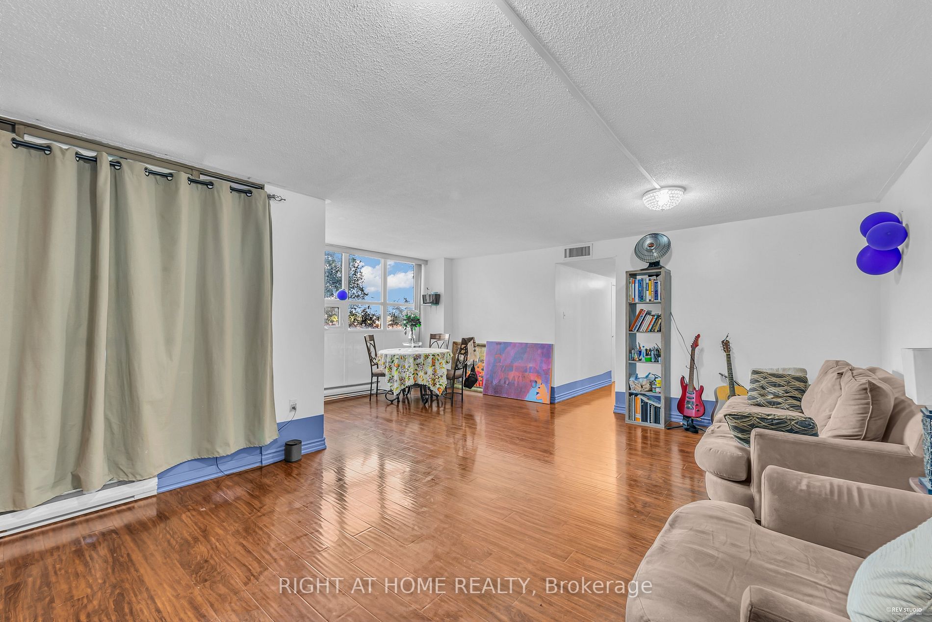 2323 Confederation Pkwy, #408