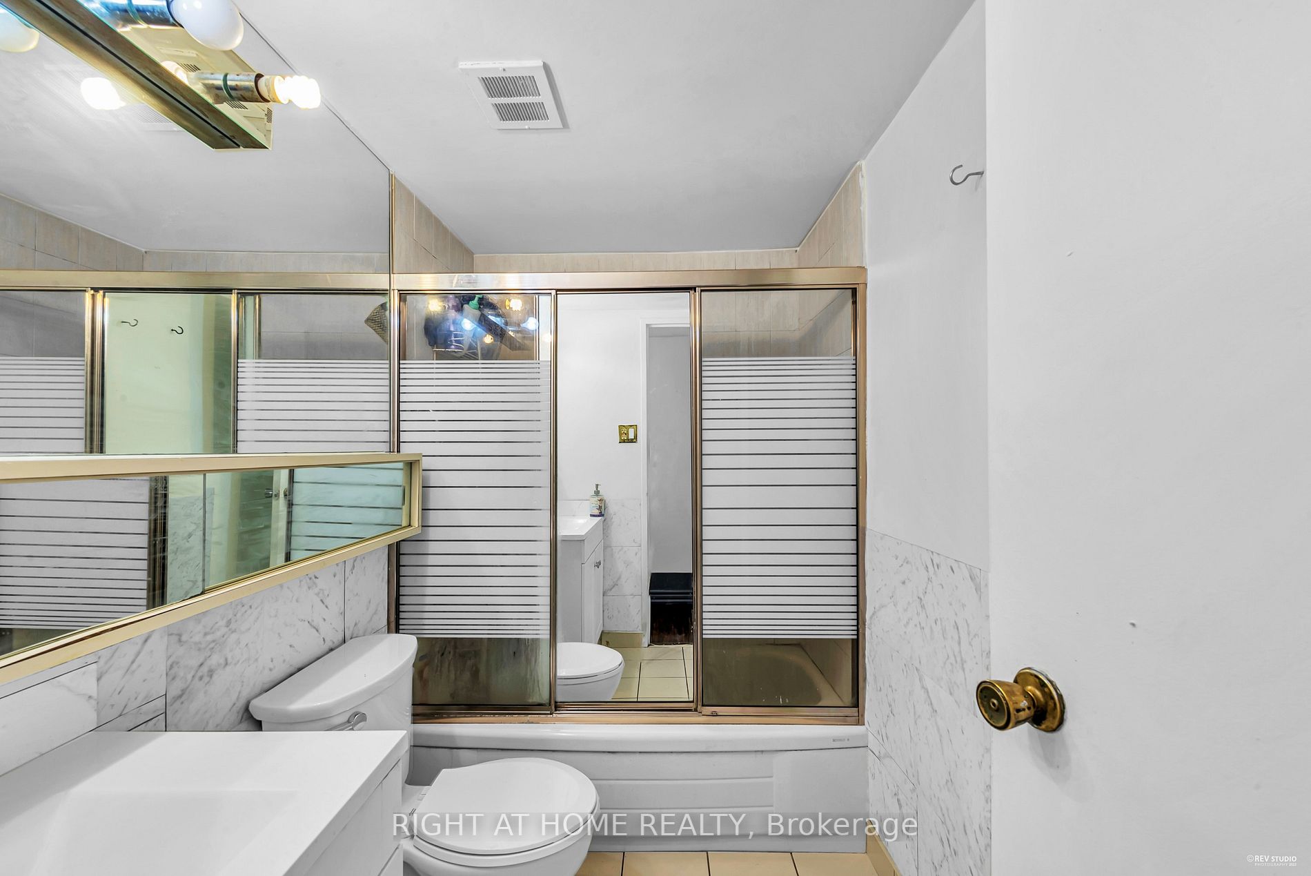 2323 Confederation Pkwy, #408