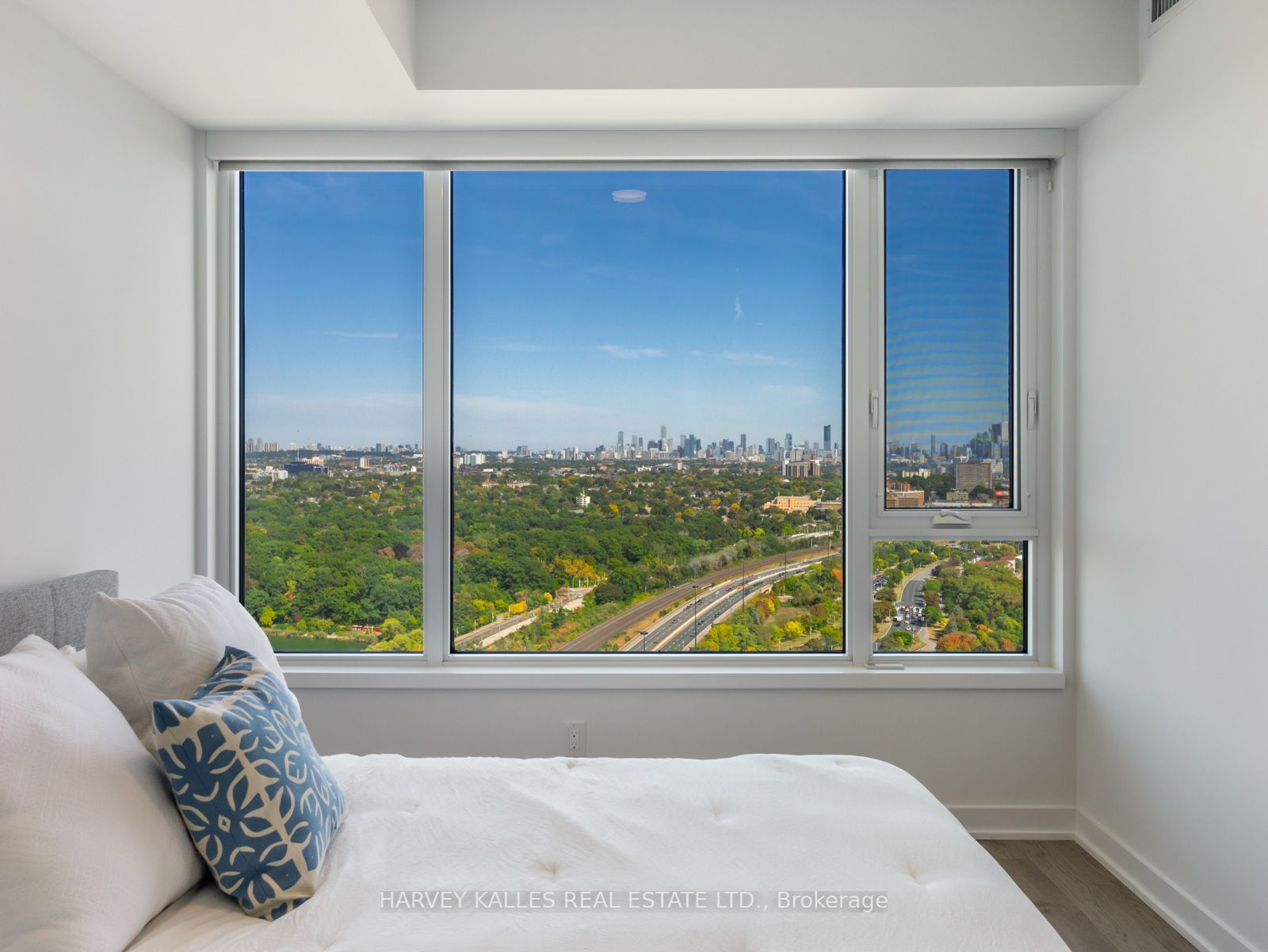 1926 Lake Shore Blvd W, #3906