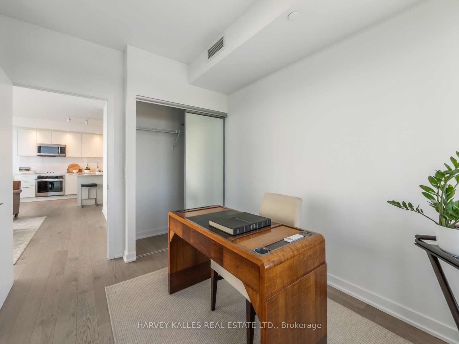 1926 Lake Shore Blvd W, #3906