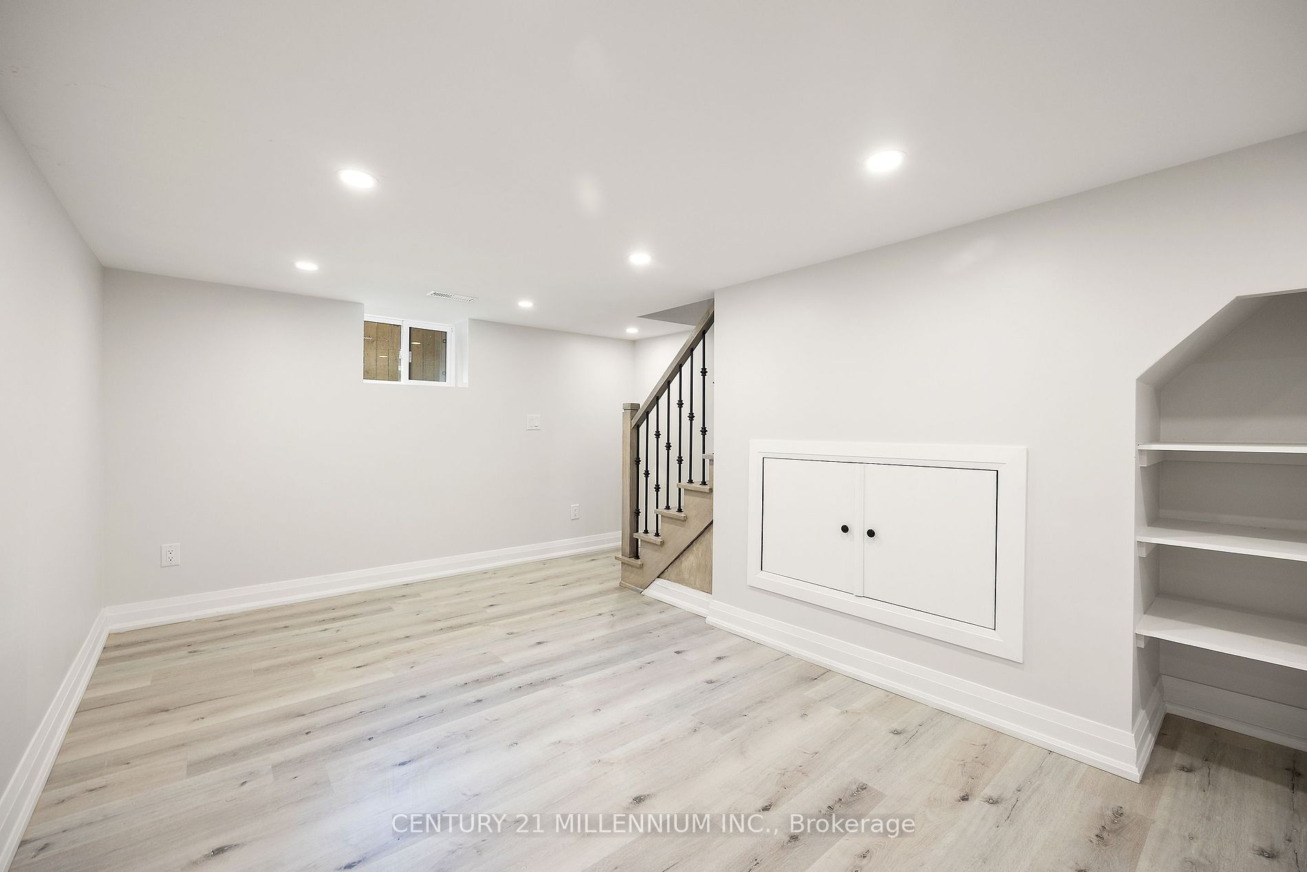 72 Nelson St W