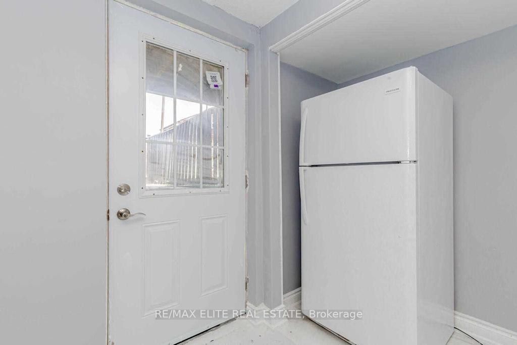 8 Norbrook Cres