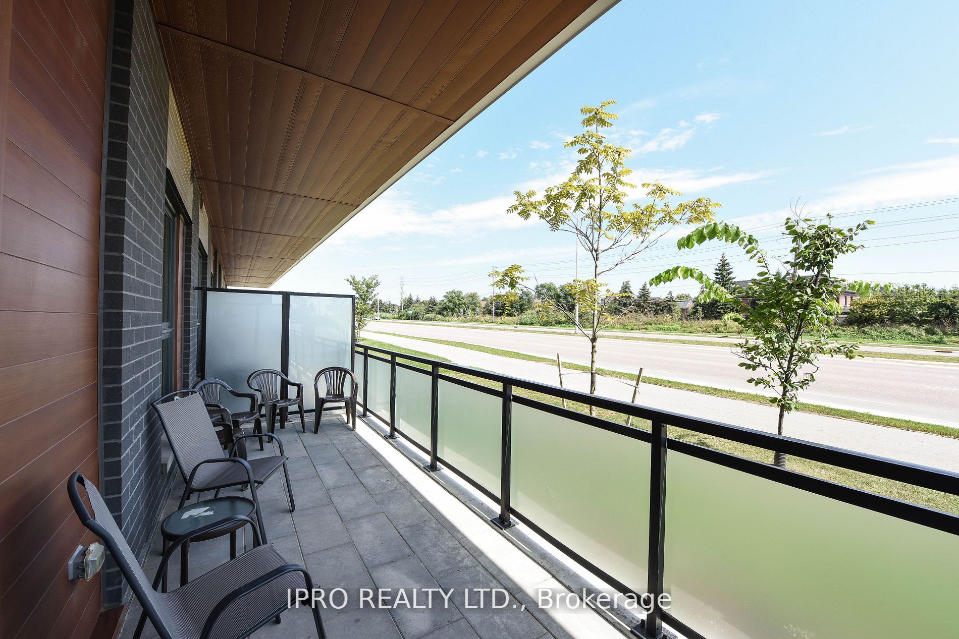 95 Dundas St W Street, #004