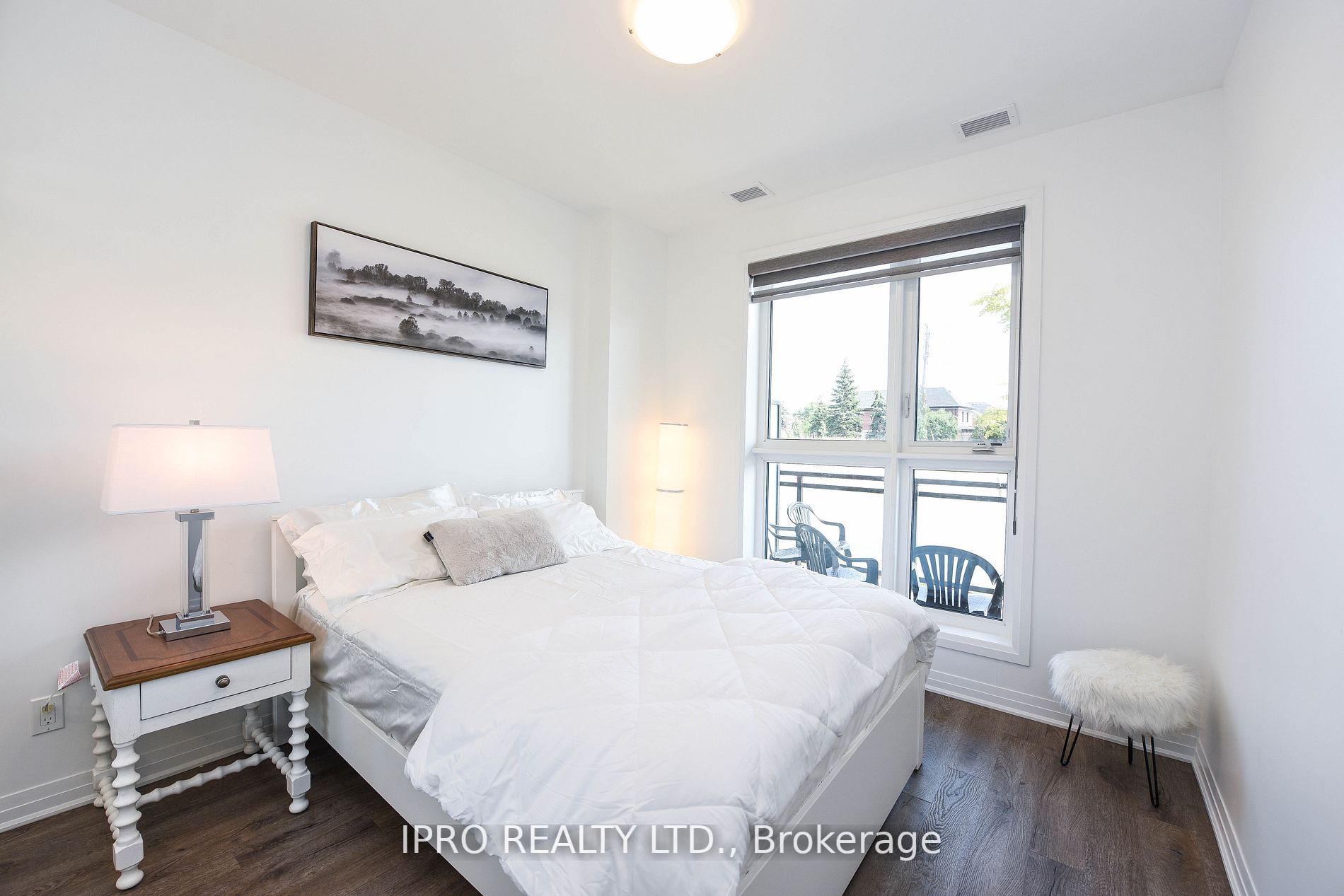 95 Dundas St W Street, #004