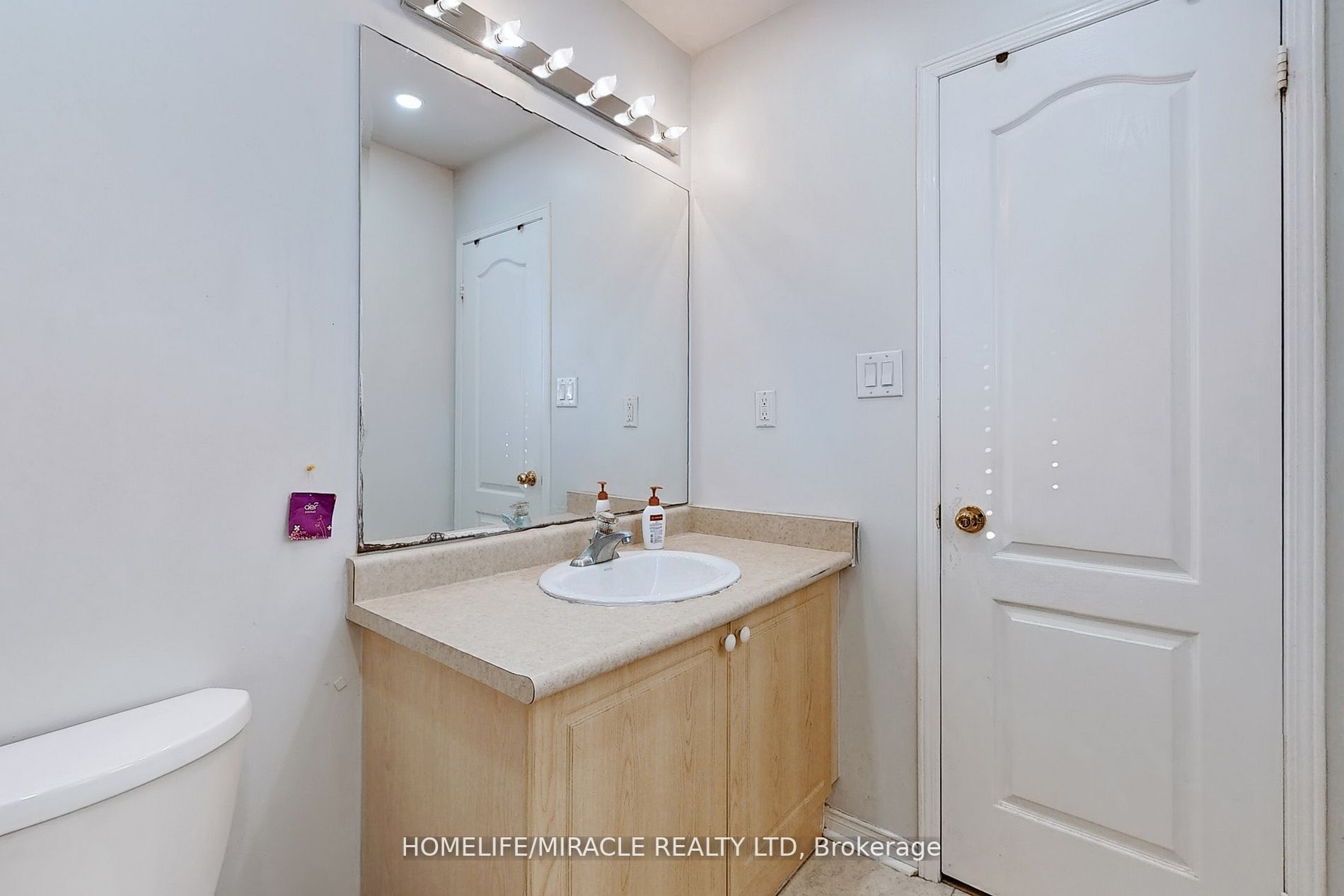 2 Clovercrest Drive