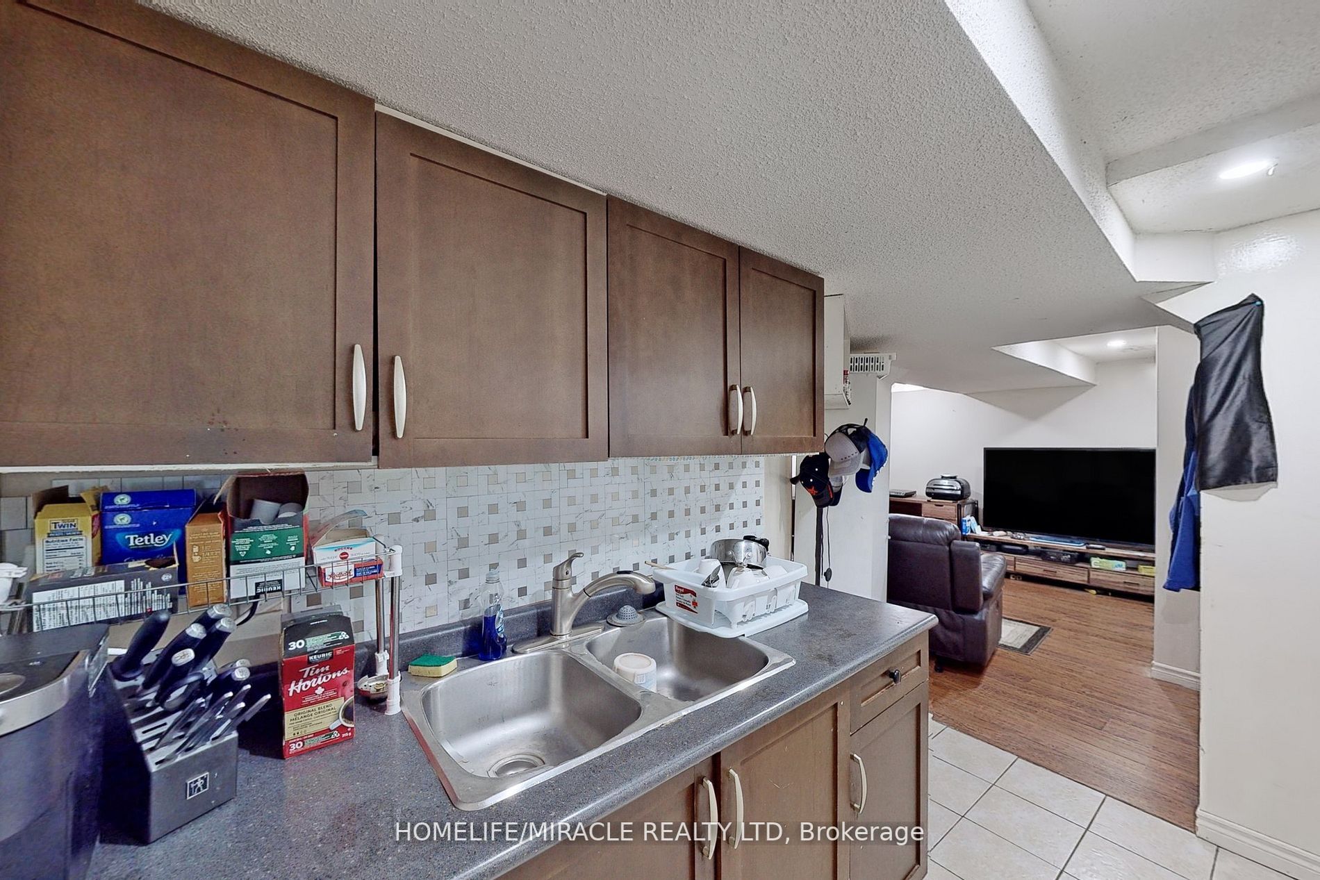 2 Clovercrest Drive