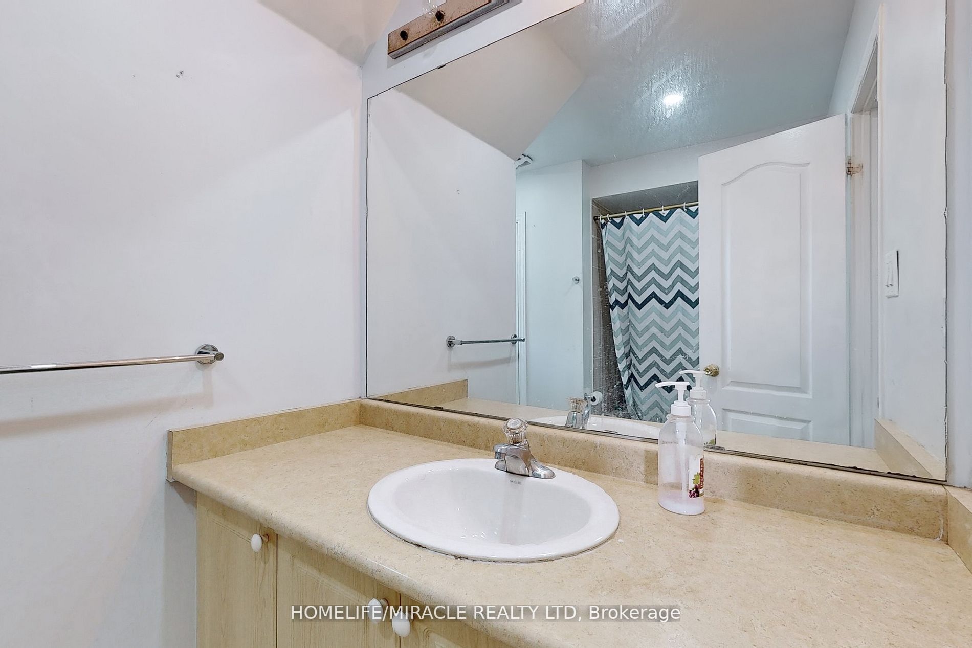 2 Clovercrest Drive