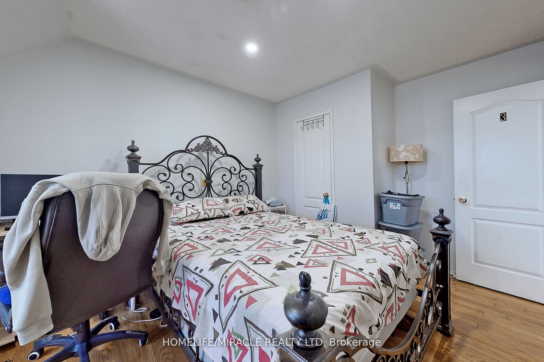 2 Clovercrest Drive