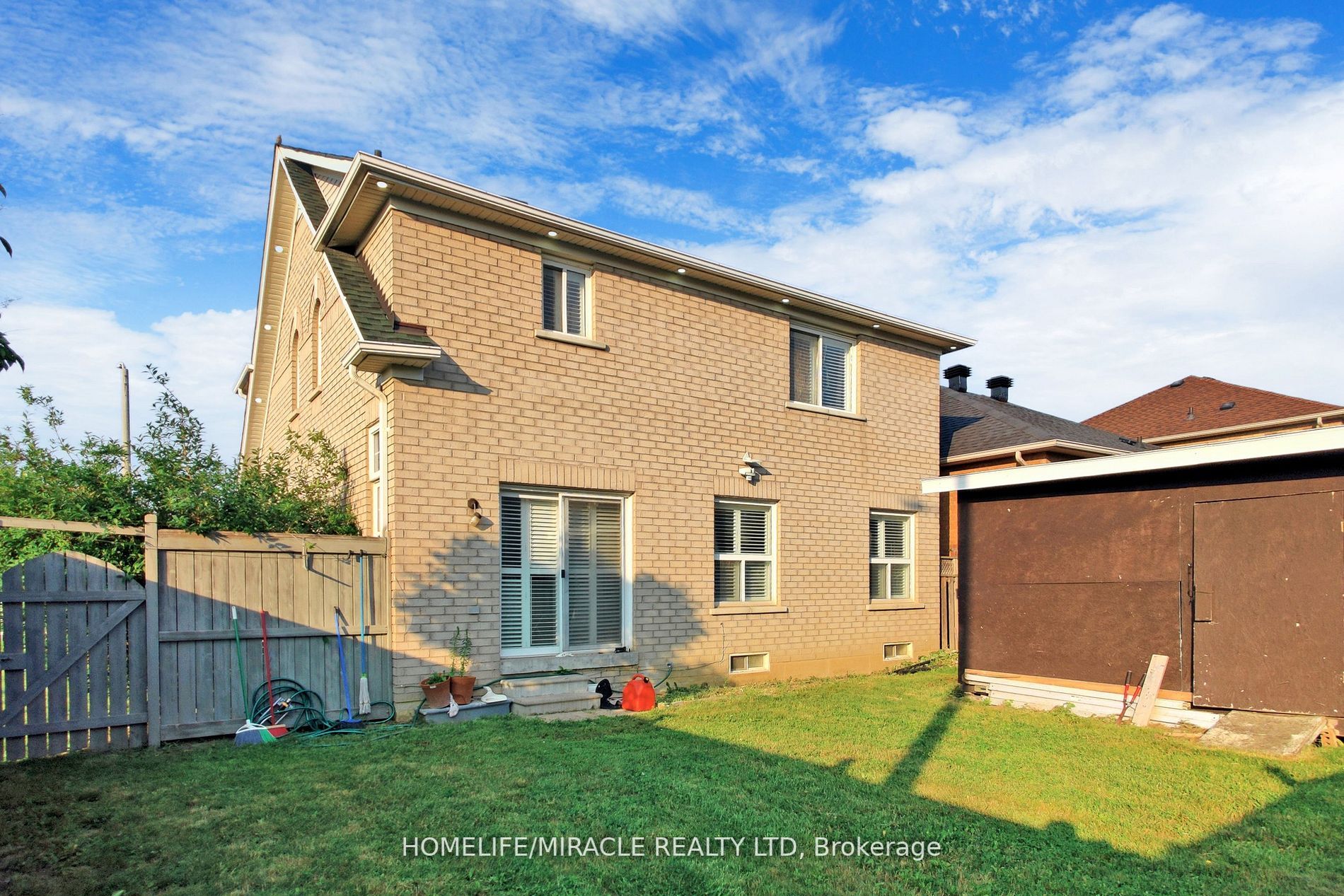 2 Clovercrest Drive