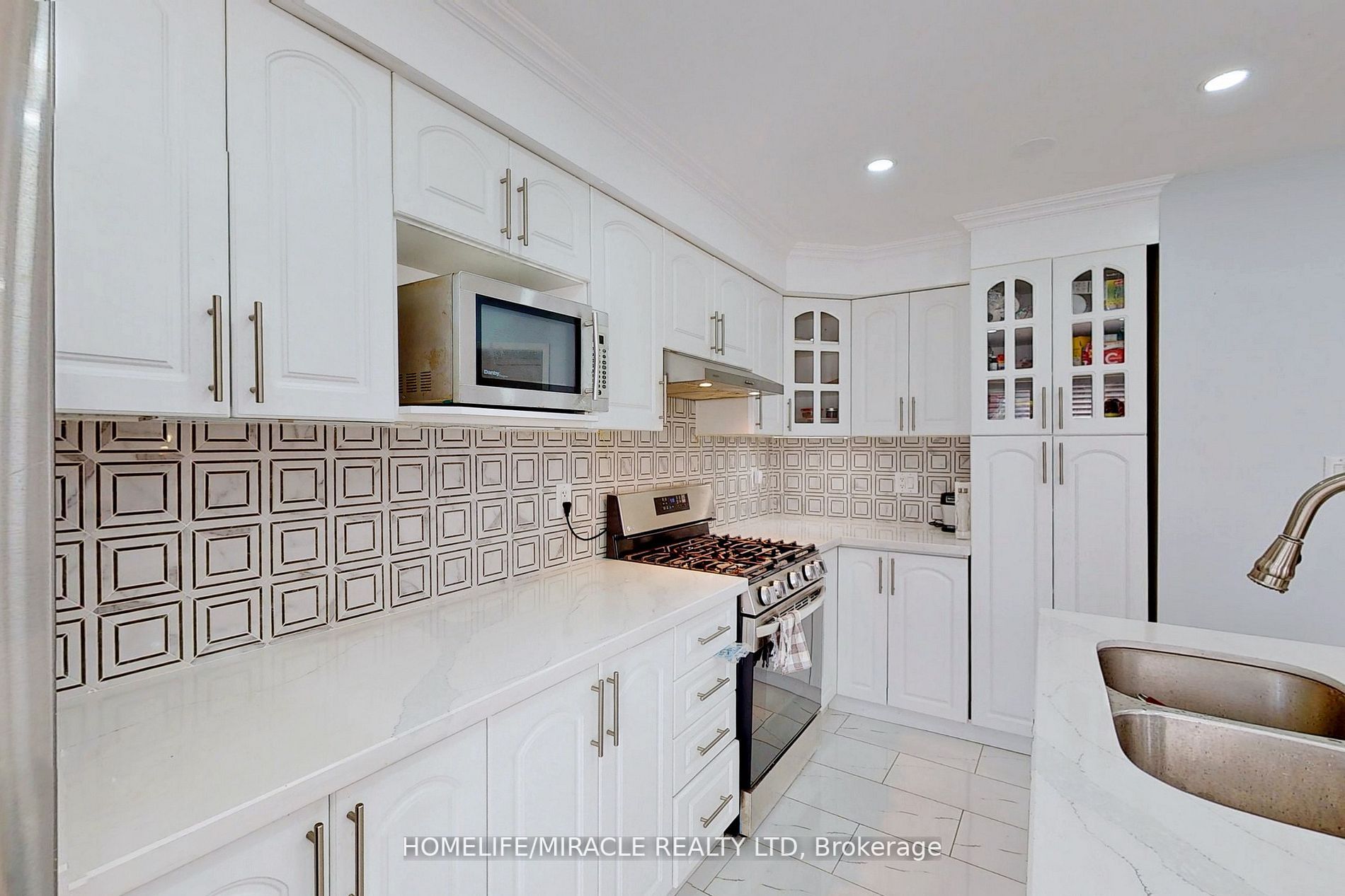 2 Clovercrest Drive
