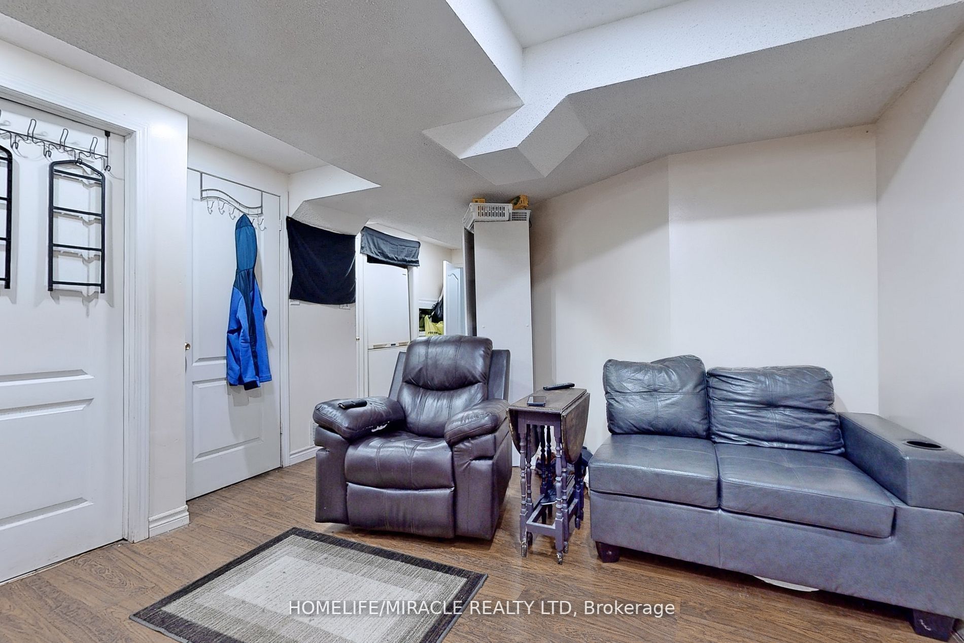 2 Clovercrest Drive