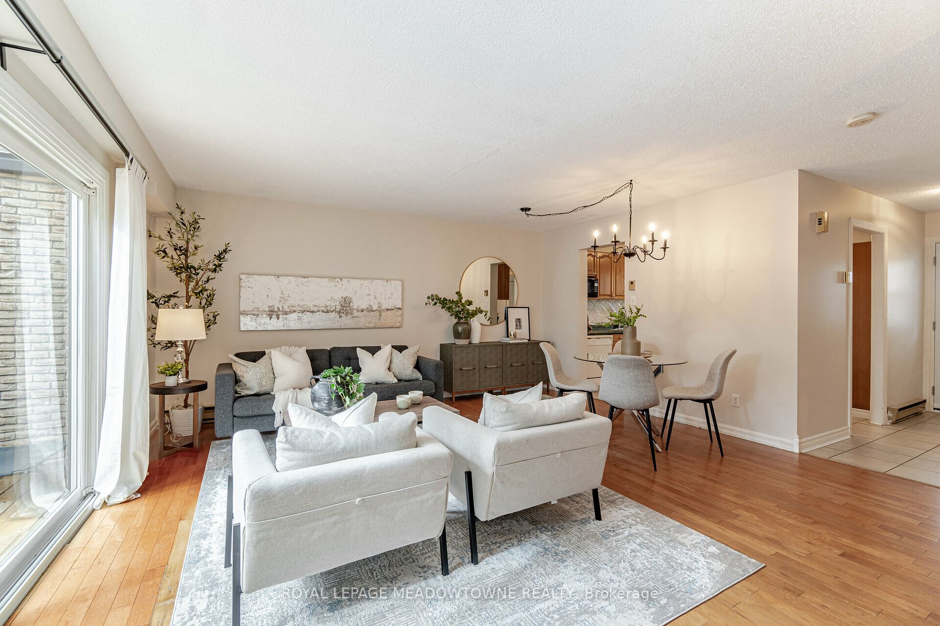 667 Woodward Avenue, #82
