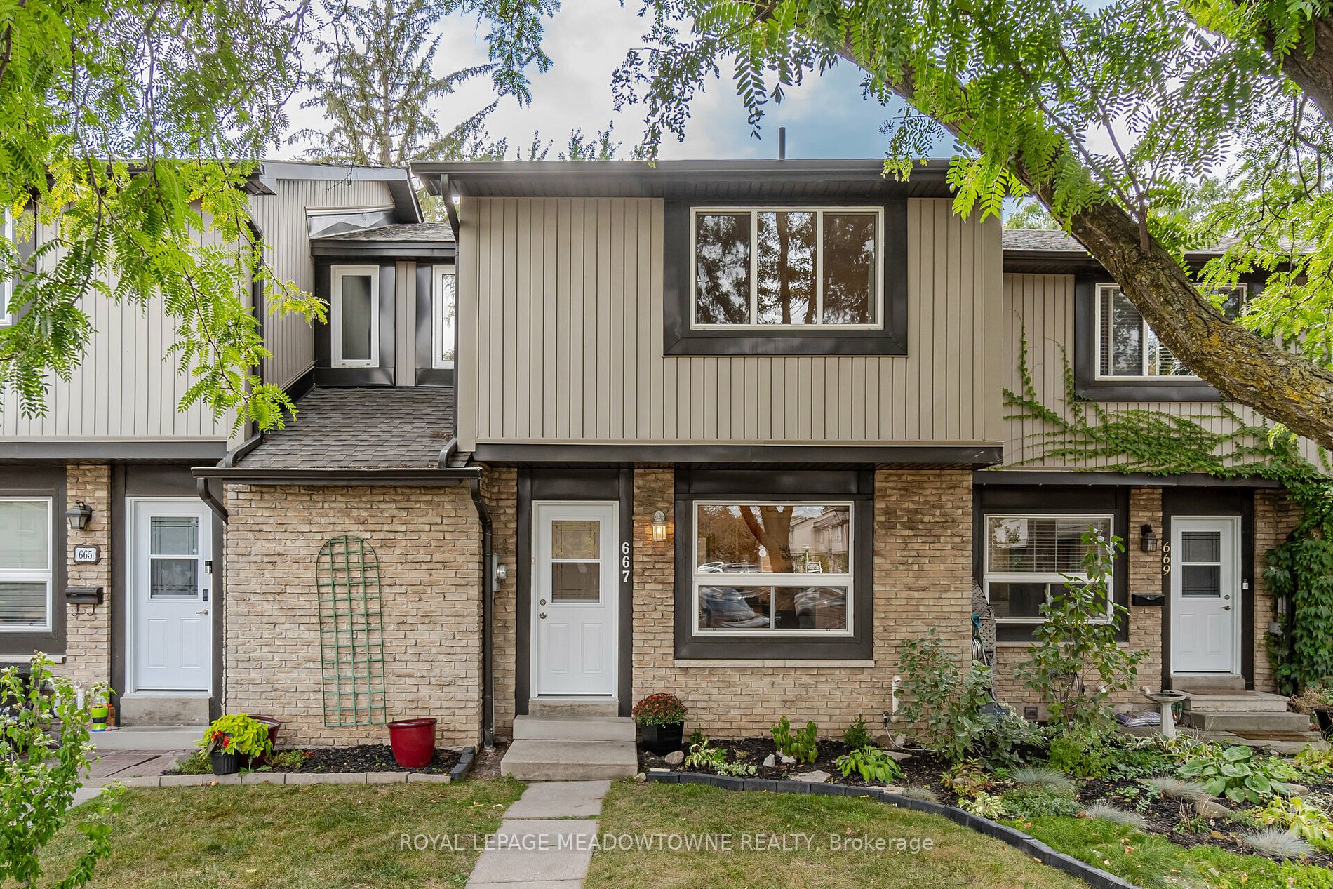 667 Woodward Avenue, #82