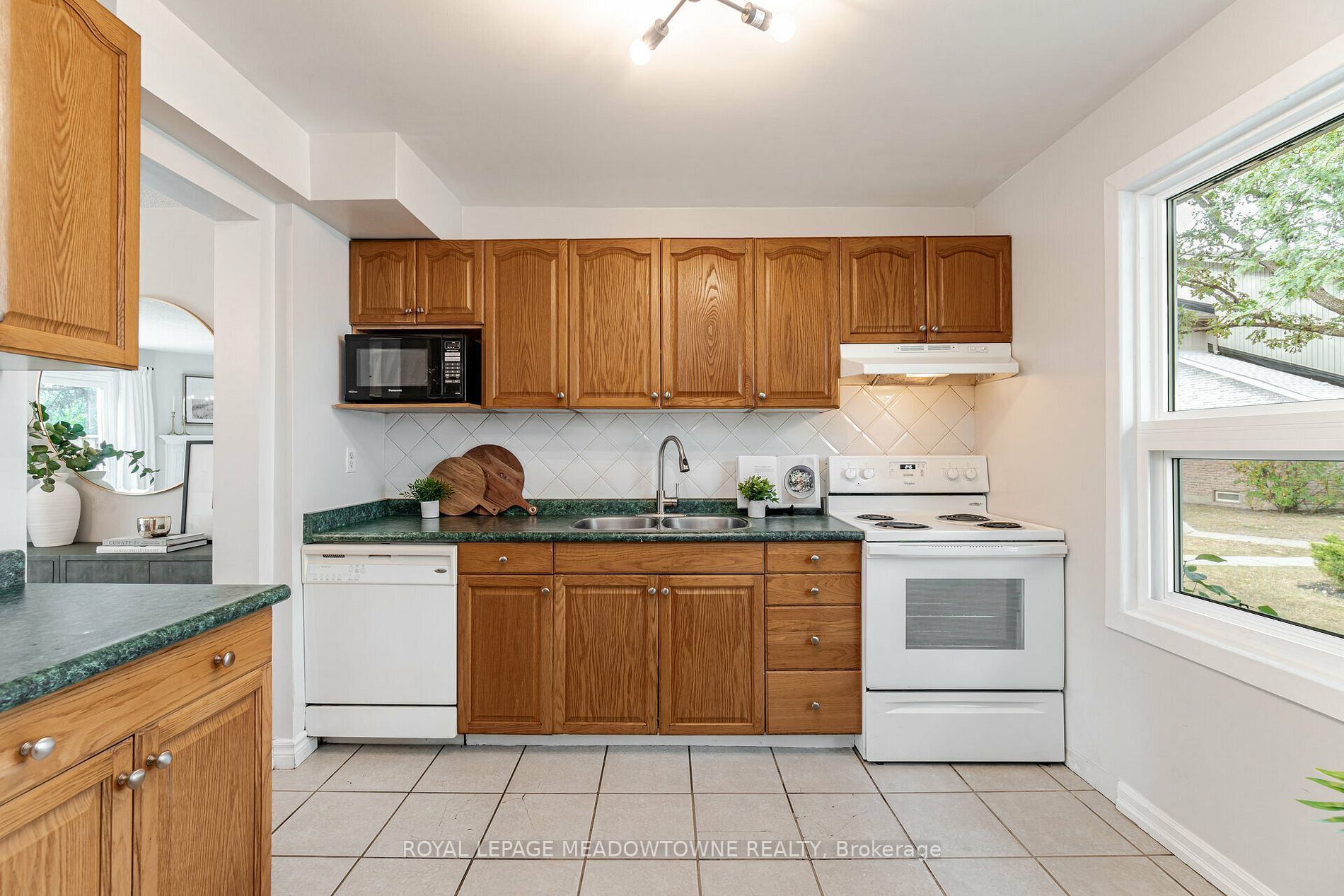 667 Woodward Avenue, #82