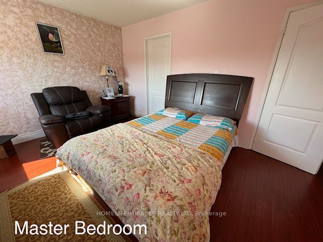 154 Queen Mary Dr