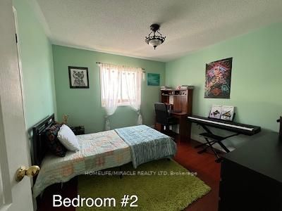 154 Queen Mary Dr