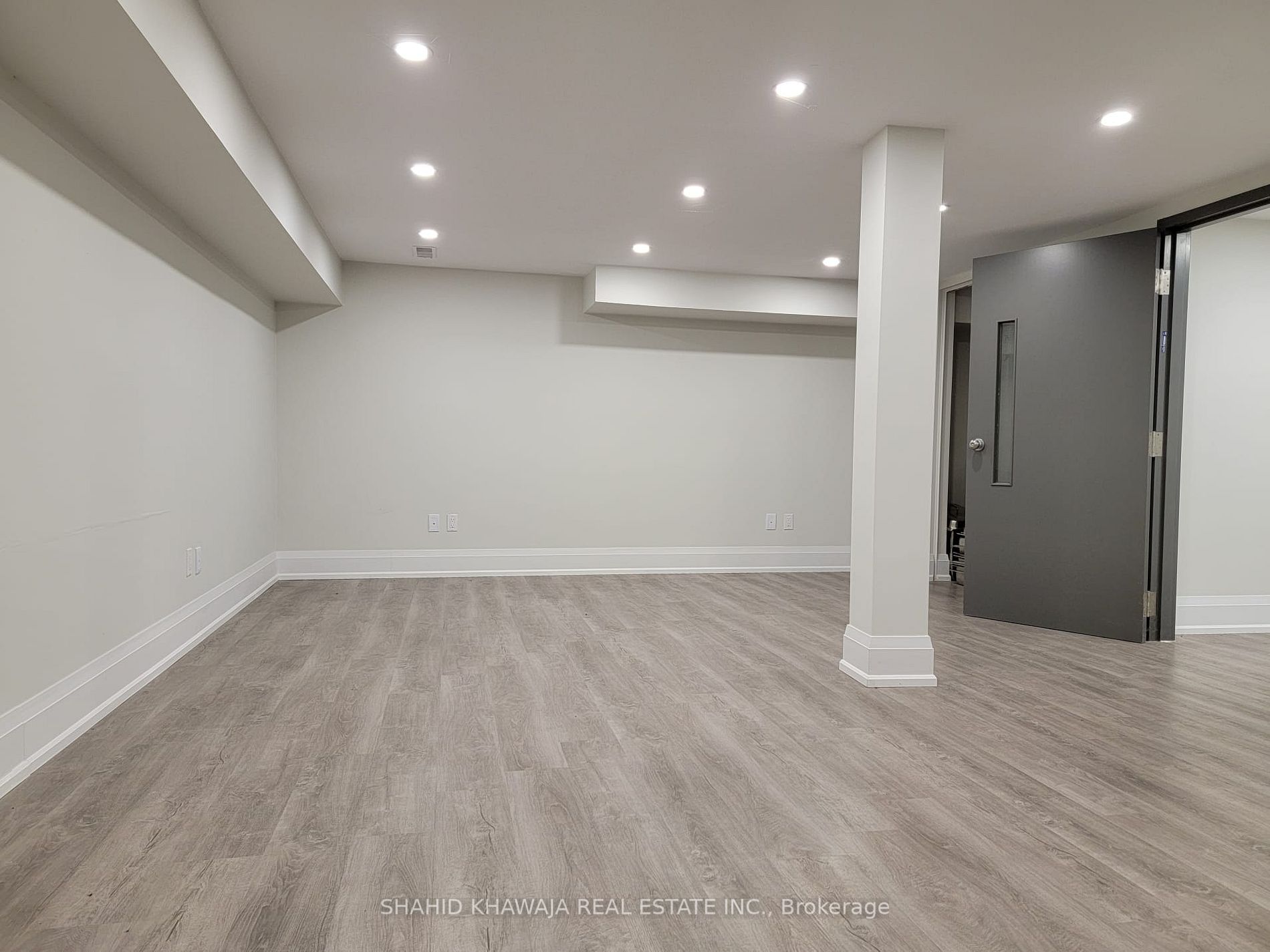 1563 Dundas St W, #B