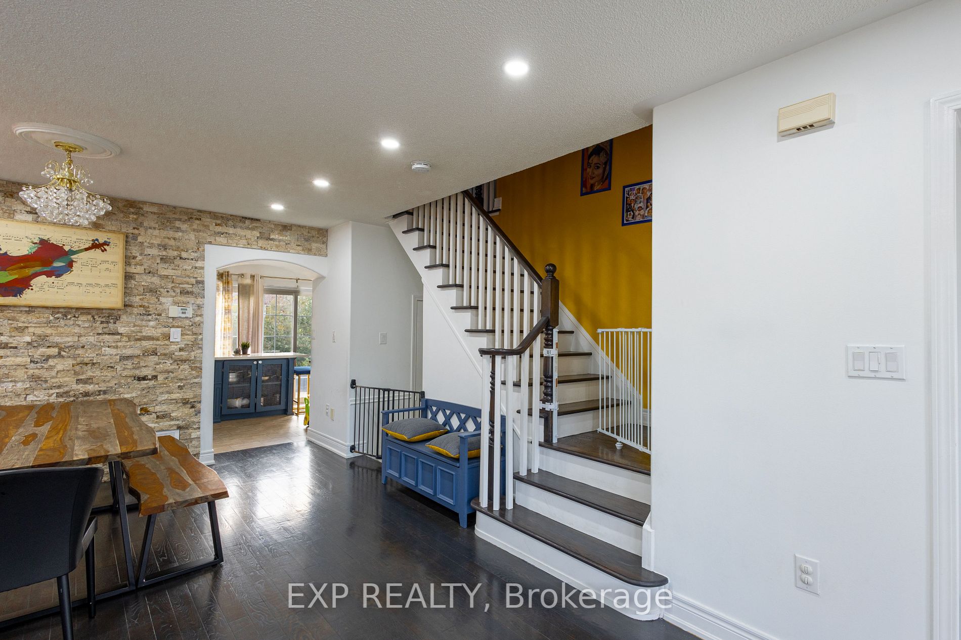 28 Fidelity Ave