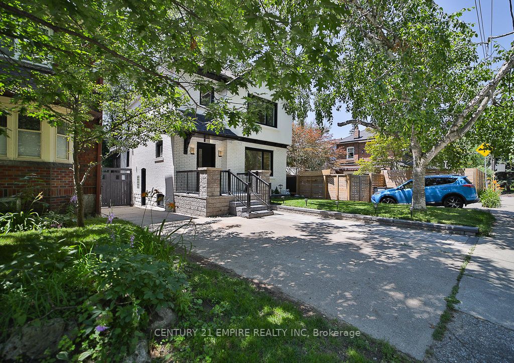 72 Riverview Gdns