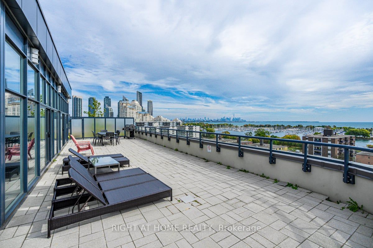 11 Superior Ave, #404