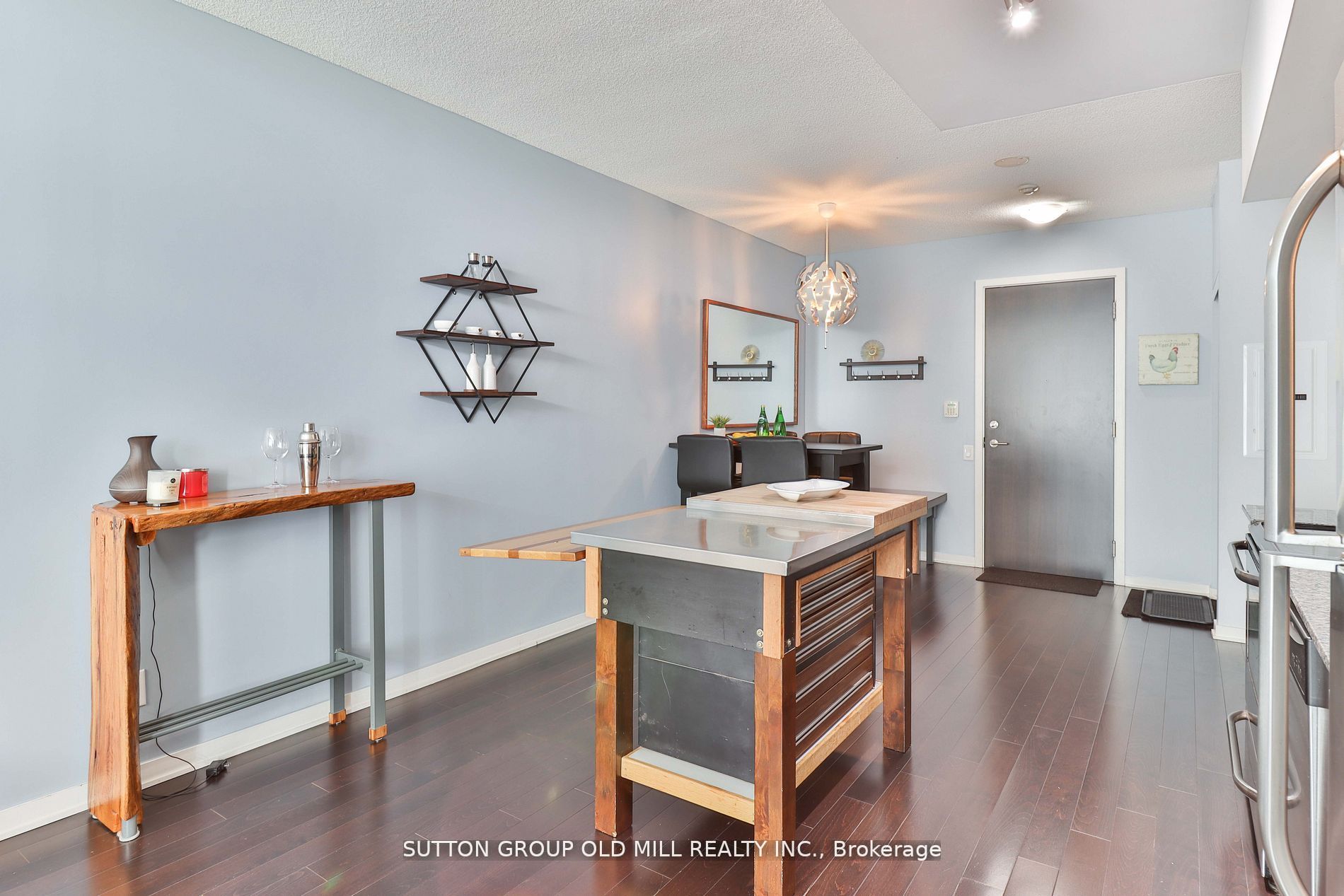 105 The Queensway, #1714