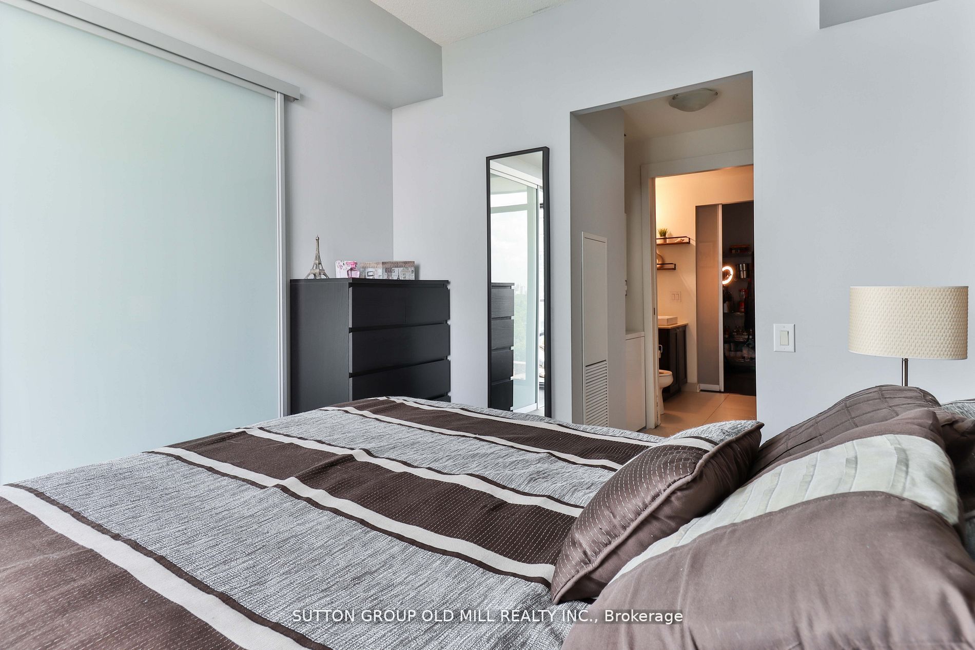 105 The Queensway, #1714