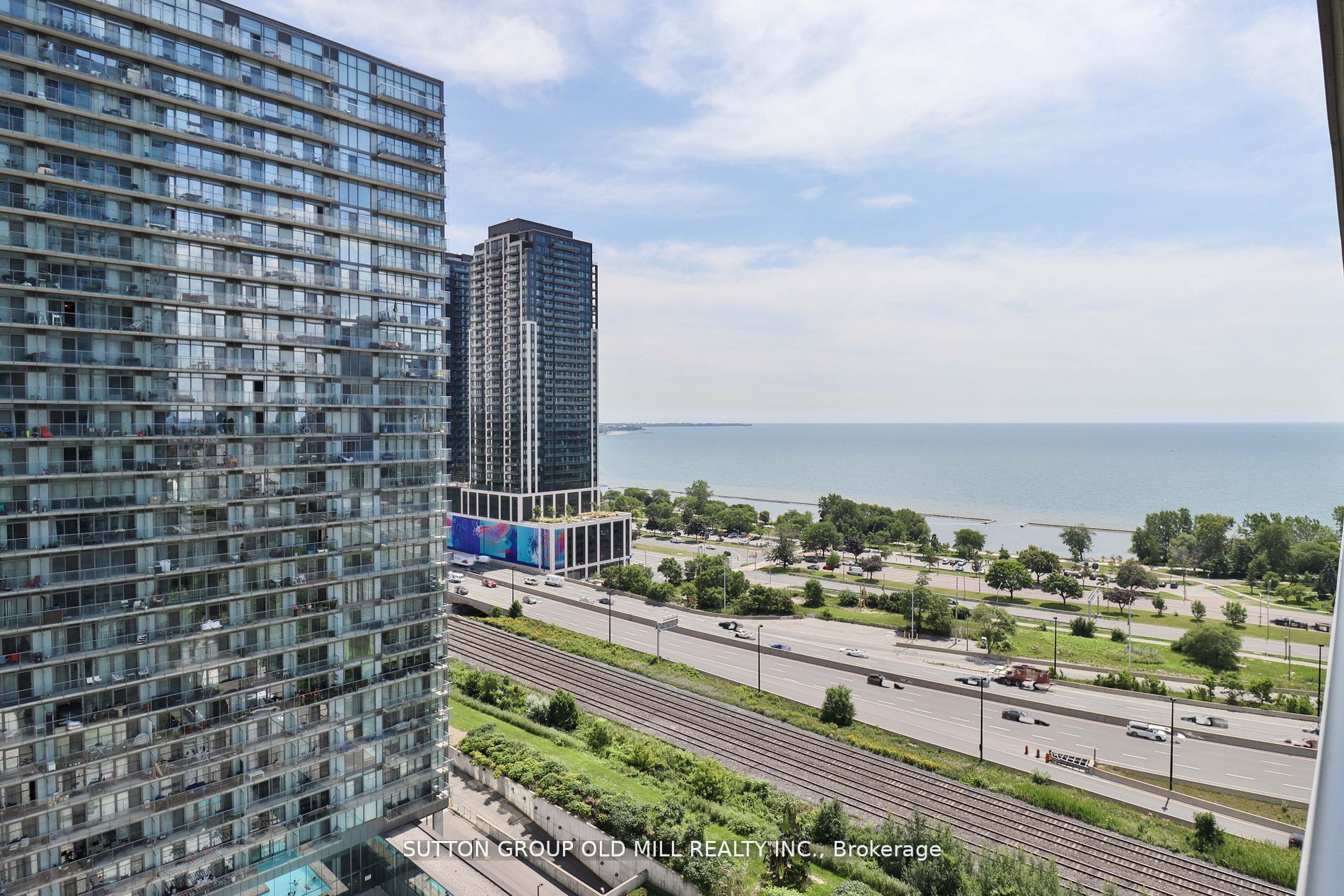 105 The Queensway, #1714