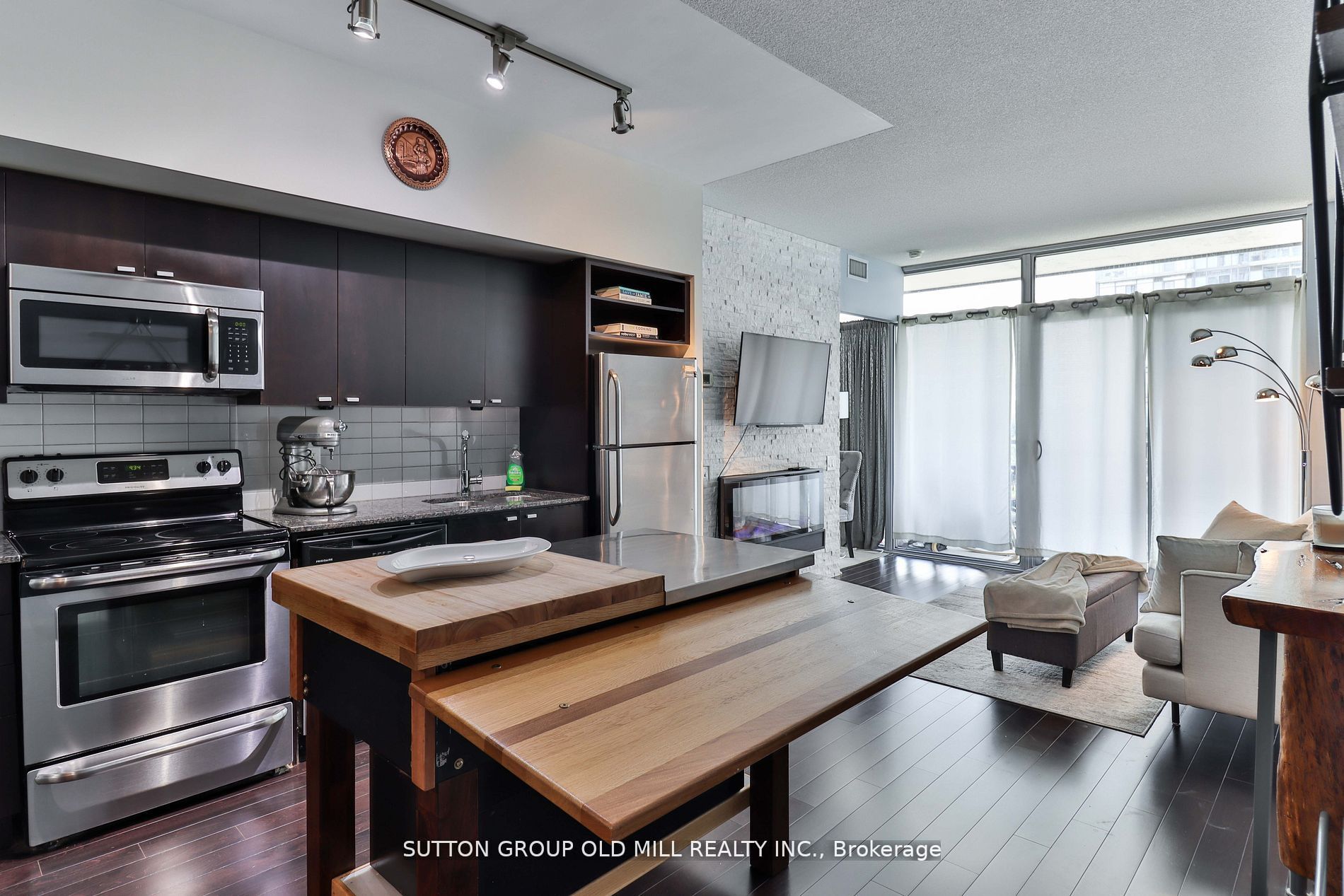 105 The Queensway, #1714