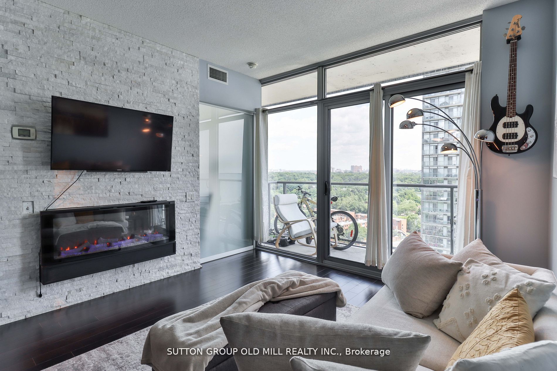 105 The Queensway, #1714