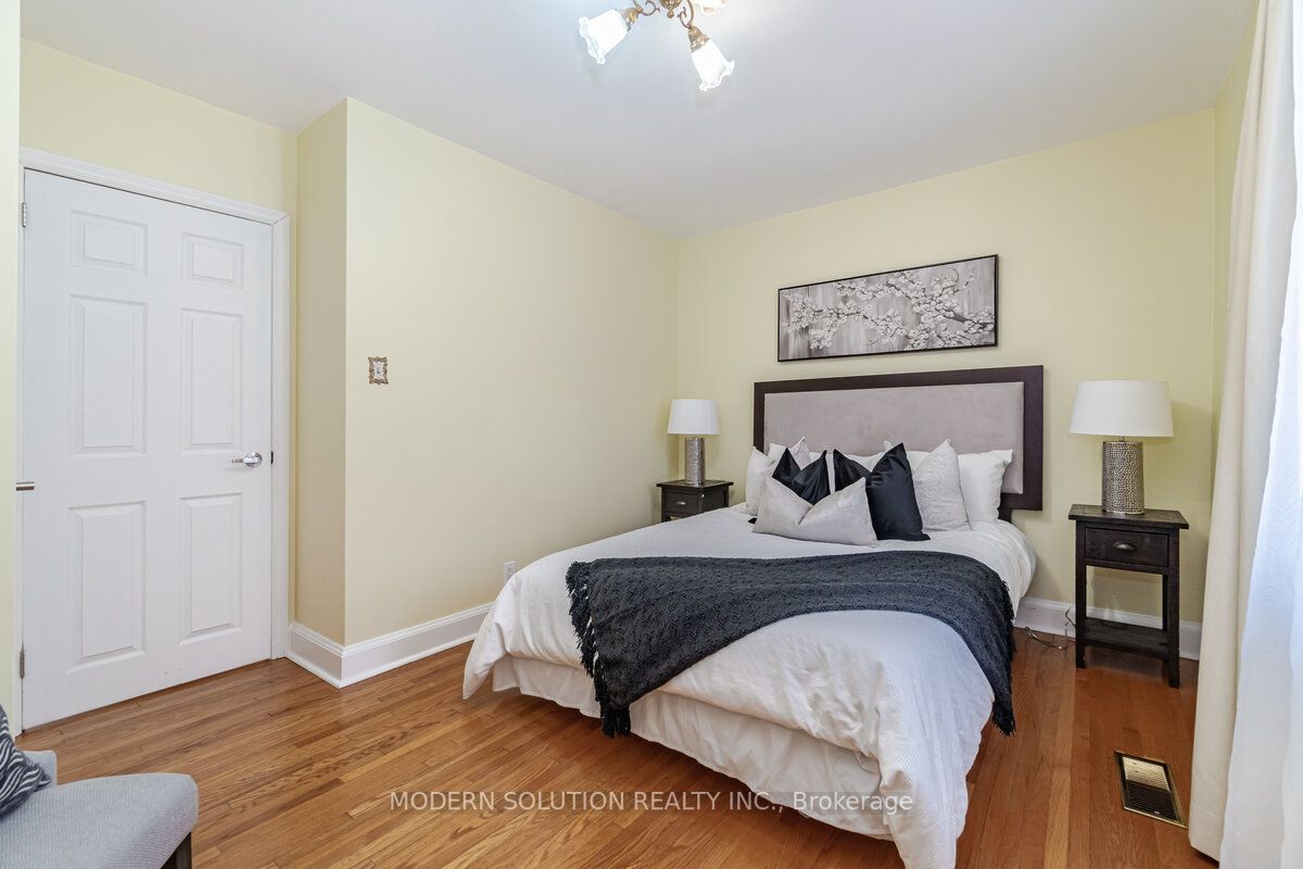 1421 Radcliffe Blvd