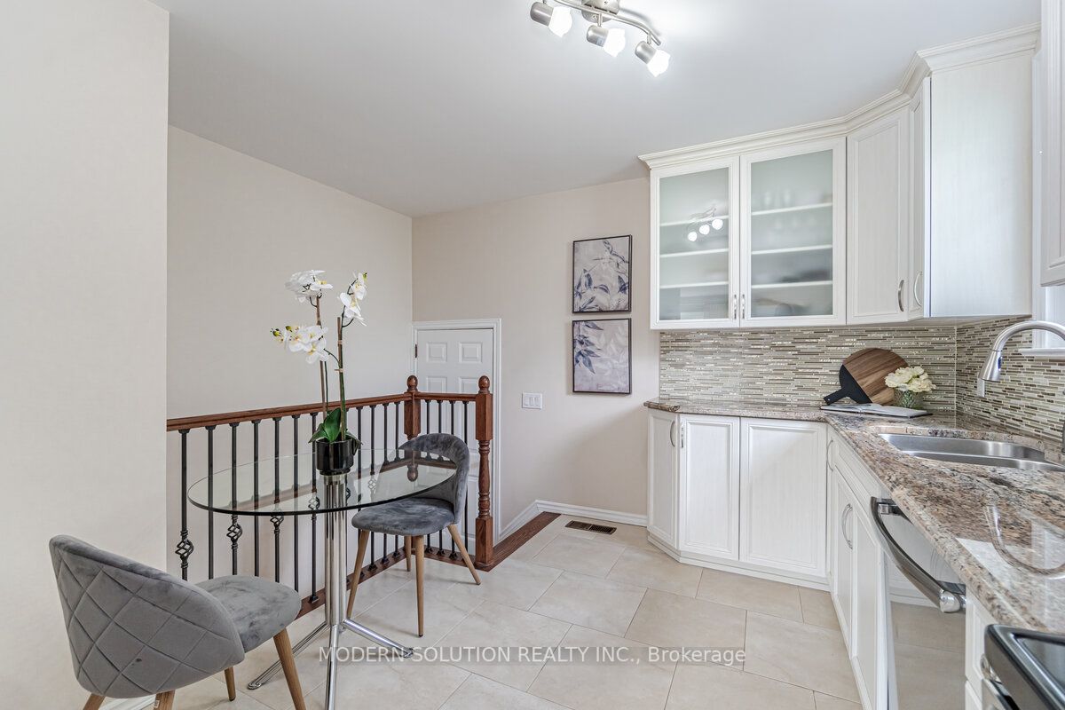 1421 Radcliffe Blvd