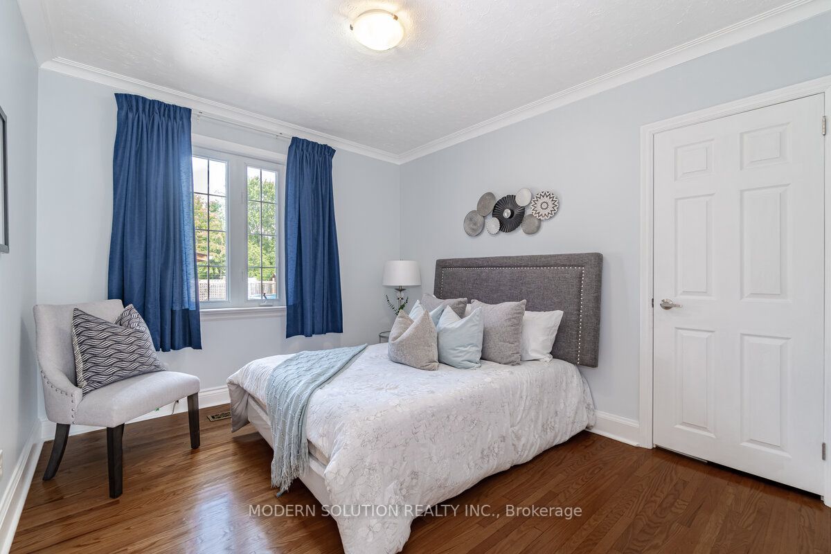 1421 Radcliffe Blvd