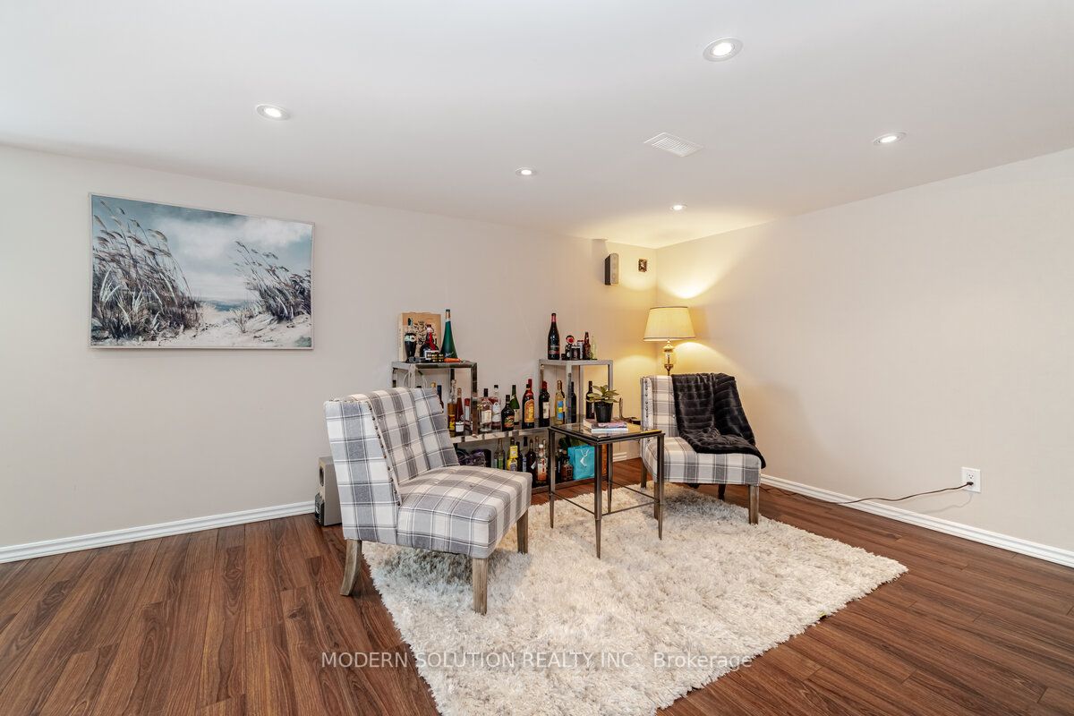 1421 Radcliffe Blvd