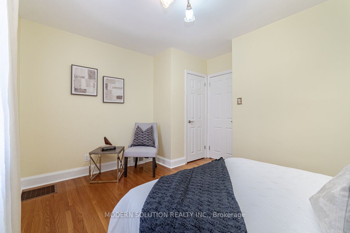 1421 Radcliffe Blvd