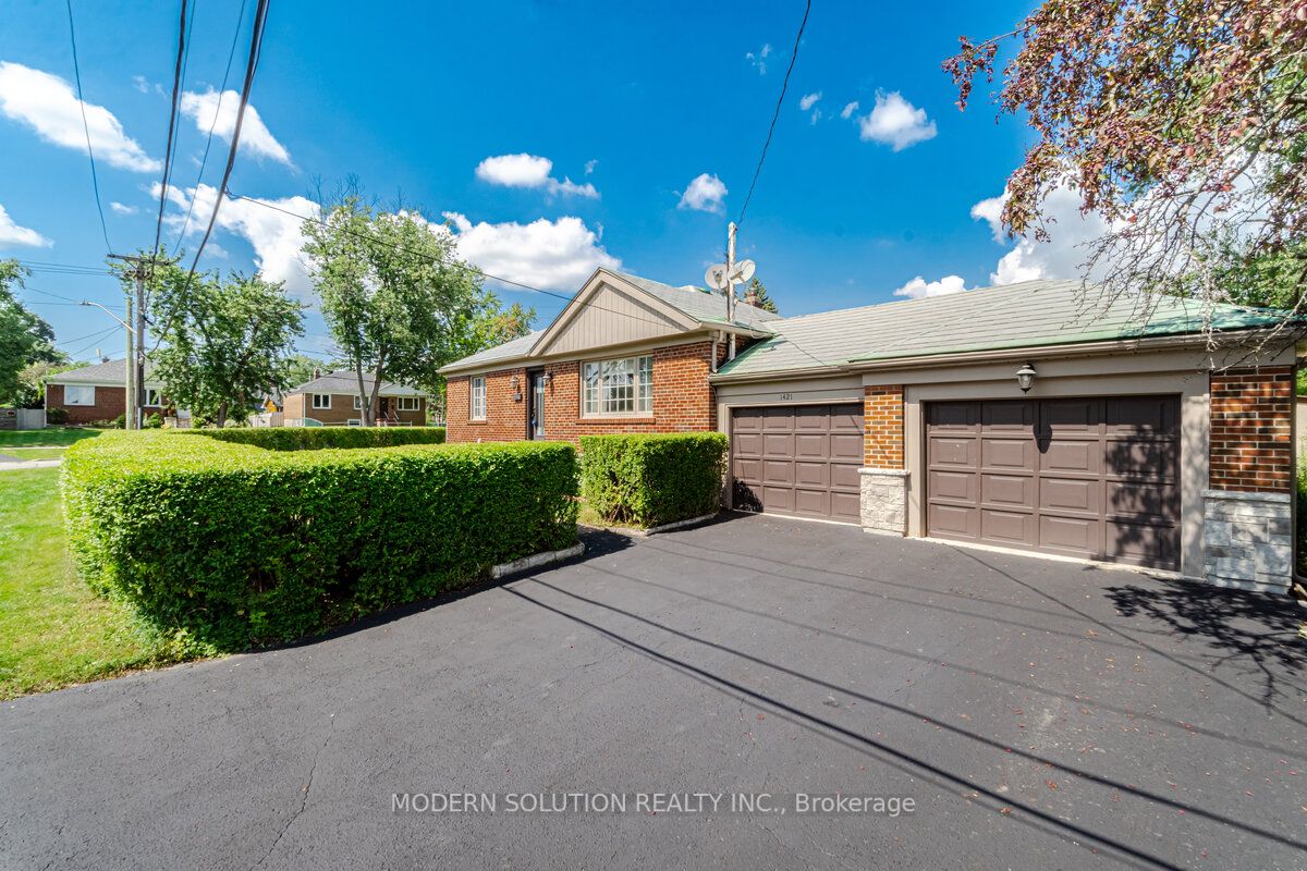 1421 Radcliffe Blvd