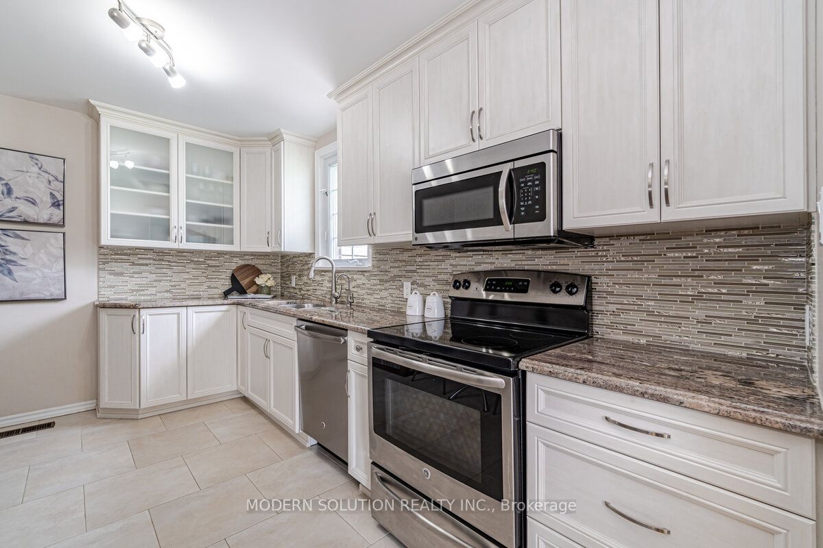 1421 Radcliffe Blvd