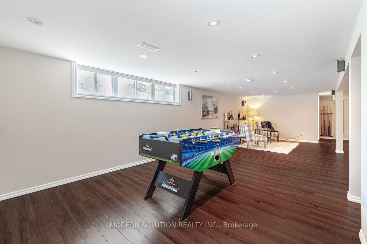 1421 Radcliffe Blvd