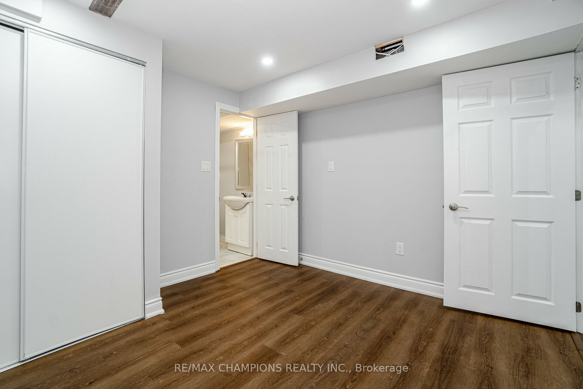 24 Arkwright Dr